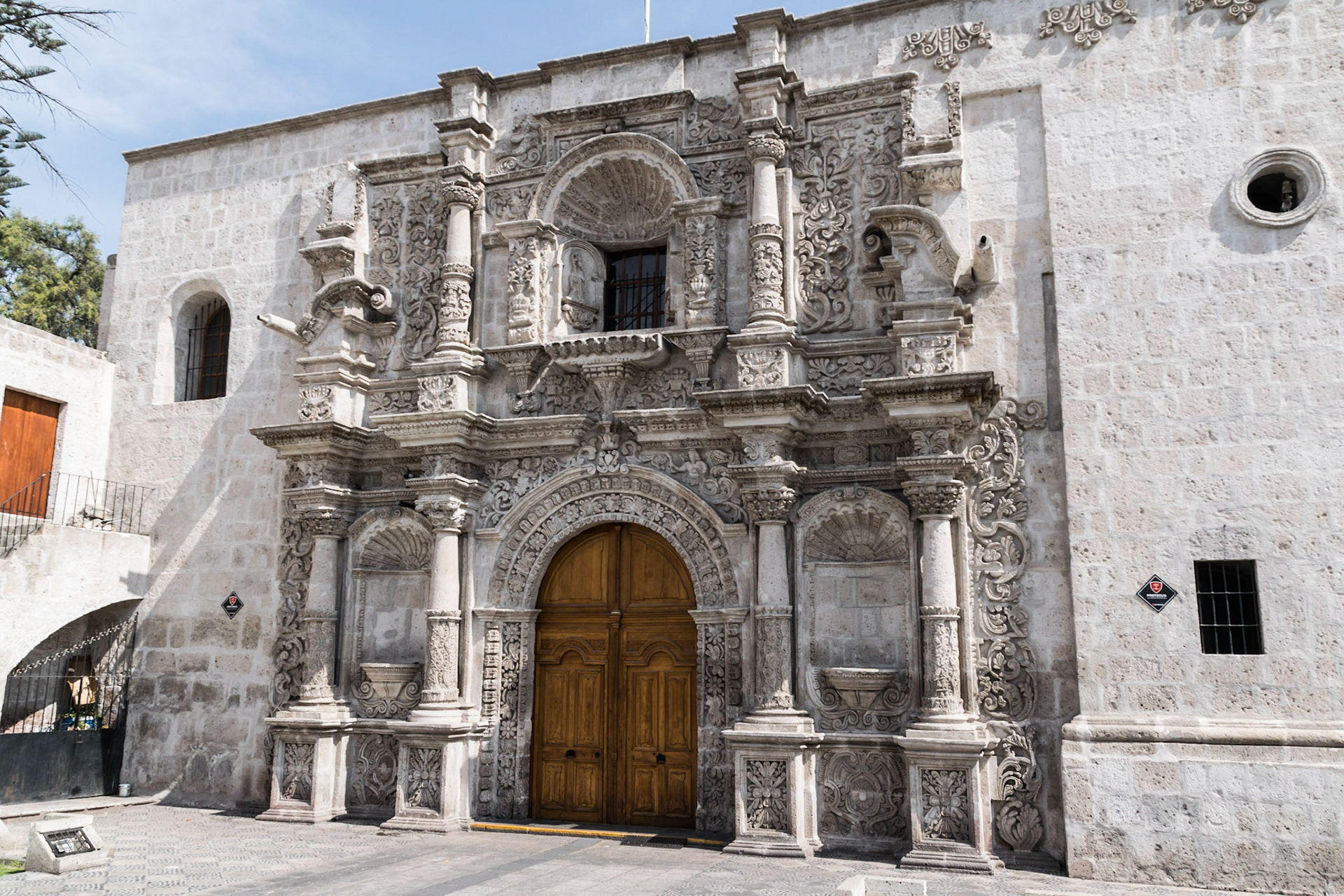 Iglesia de San Agustin, Arequipa