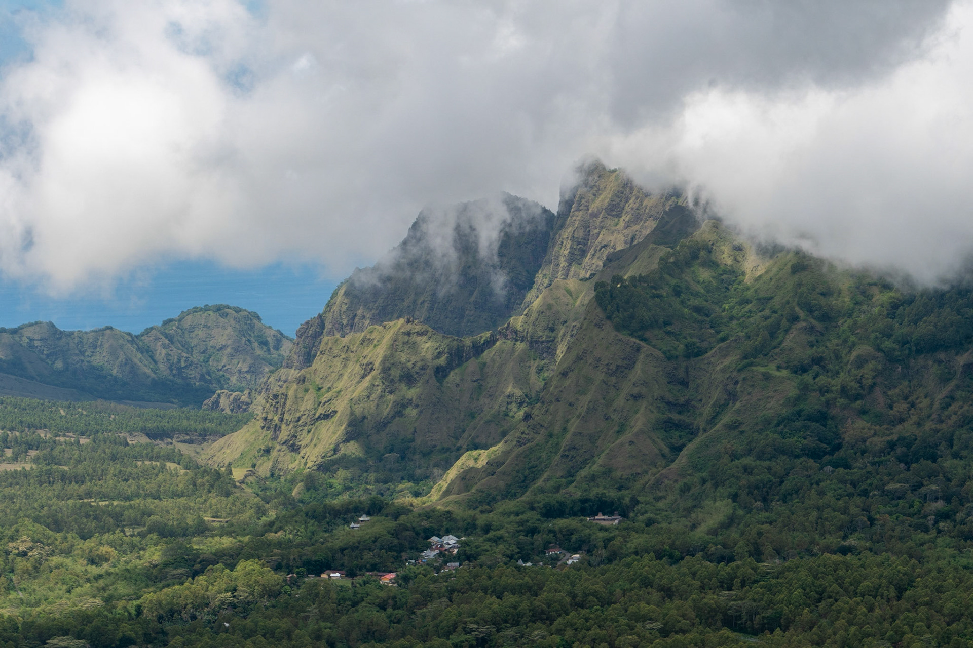 Wolo Nariwowo from Wolobobo