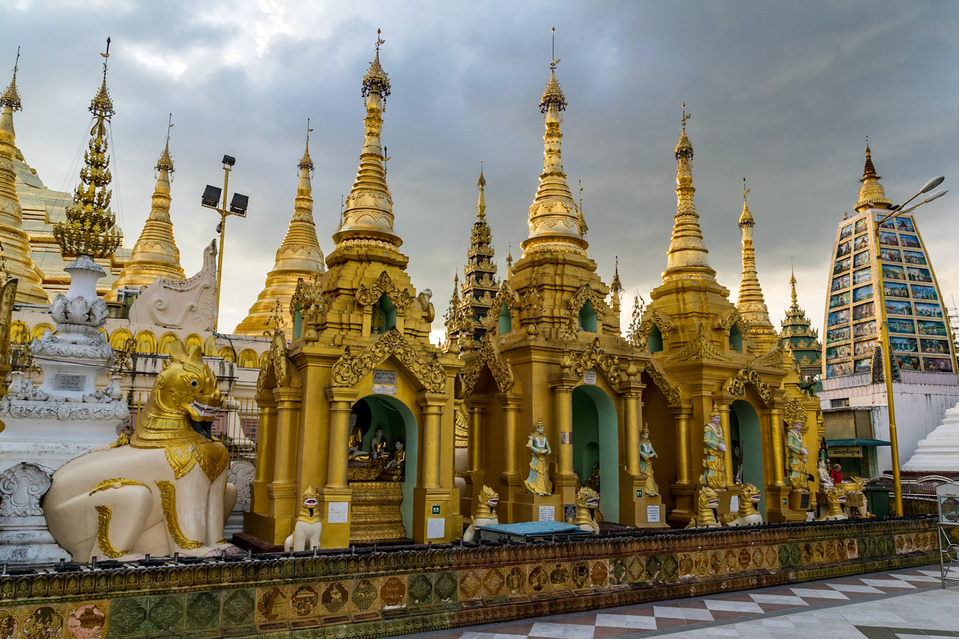 Shwedagon Pagoda, Yangon