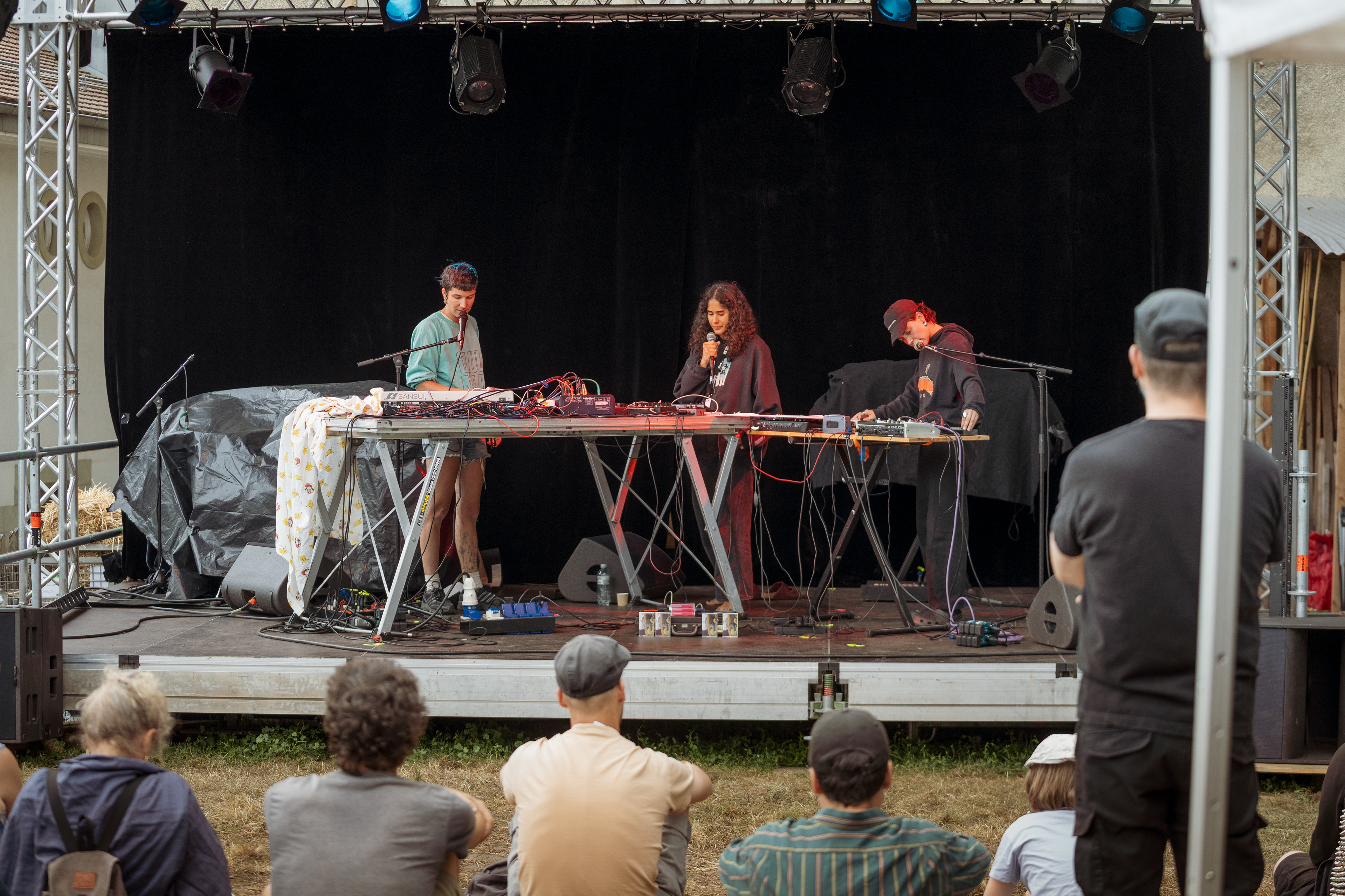 Emotional Support © Eddie Taz