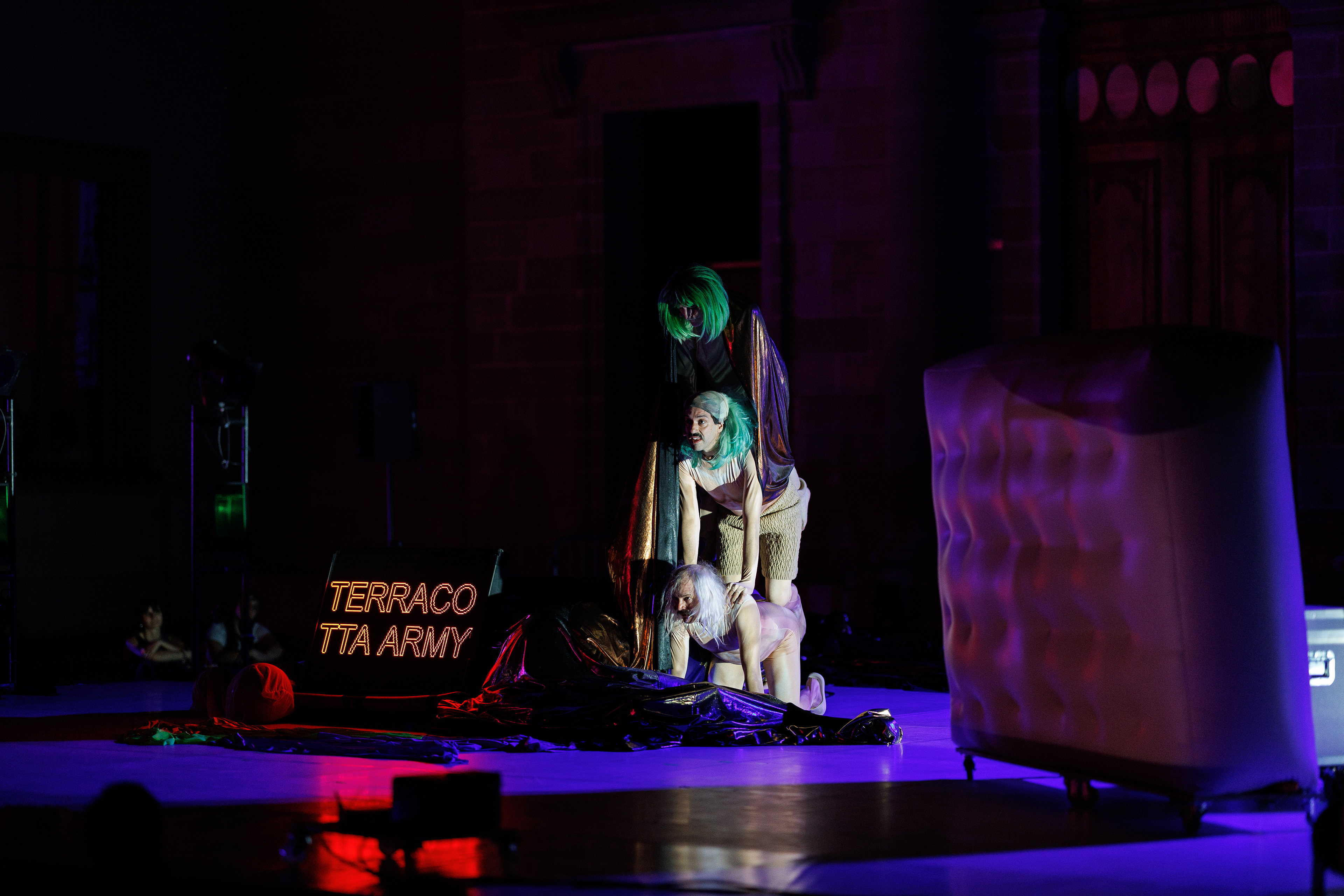 Piñata Cake, Gaël Santisteva © Malik Beytrison