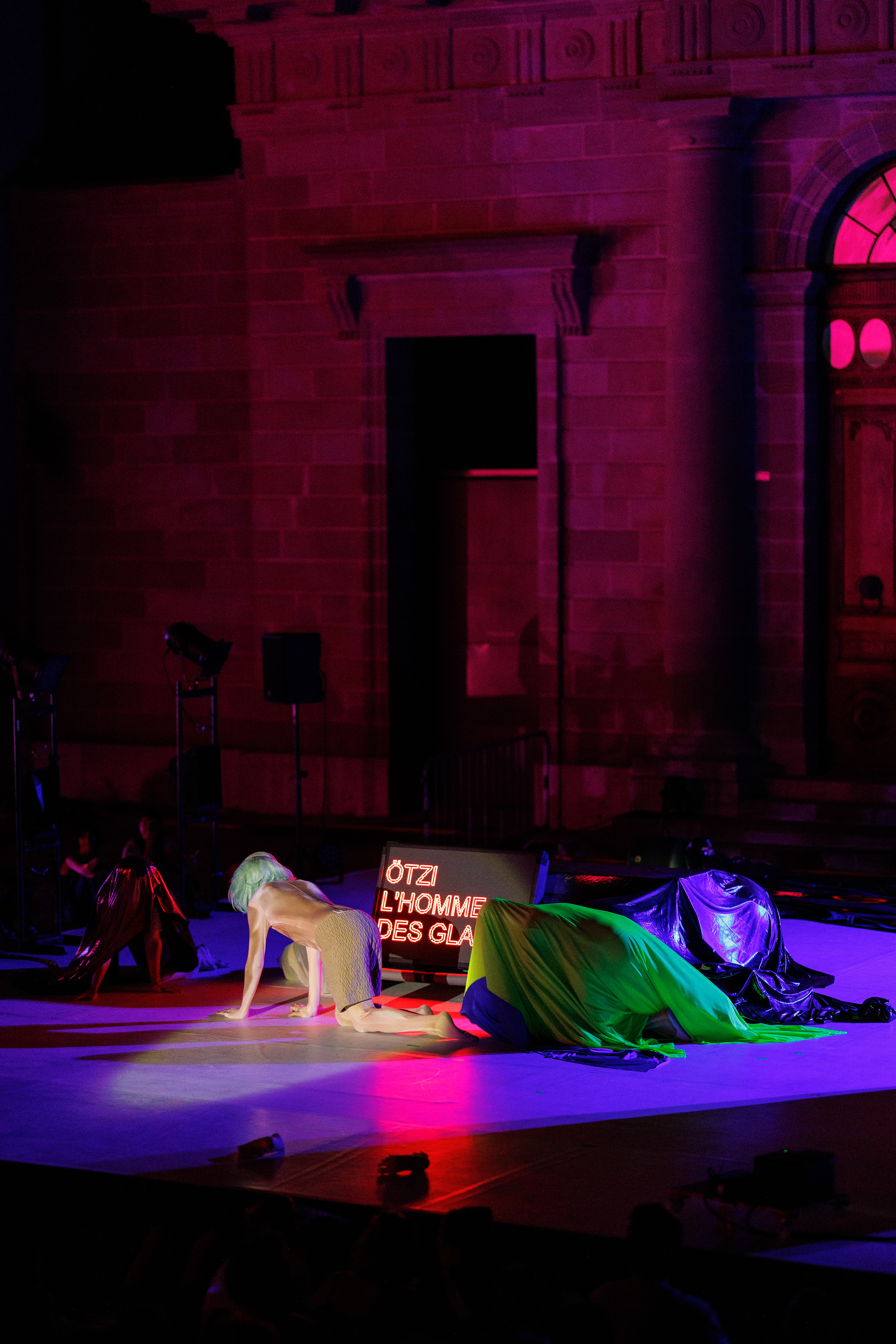 Piñata Cake, Gaël Santisteva © Malik Beytrison