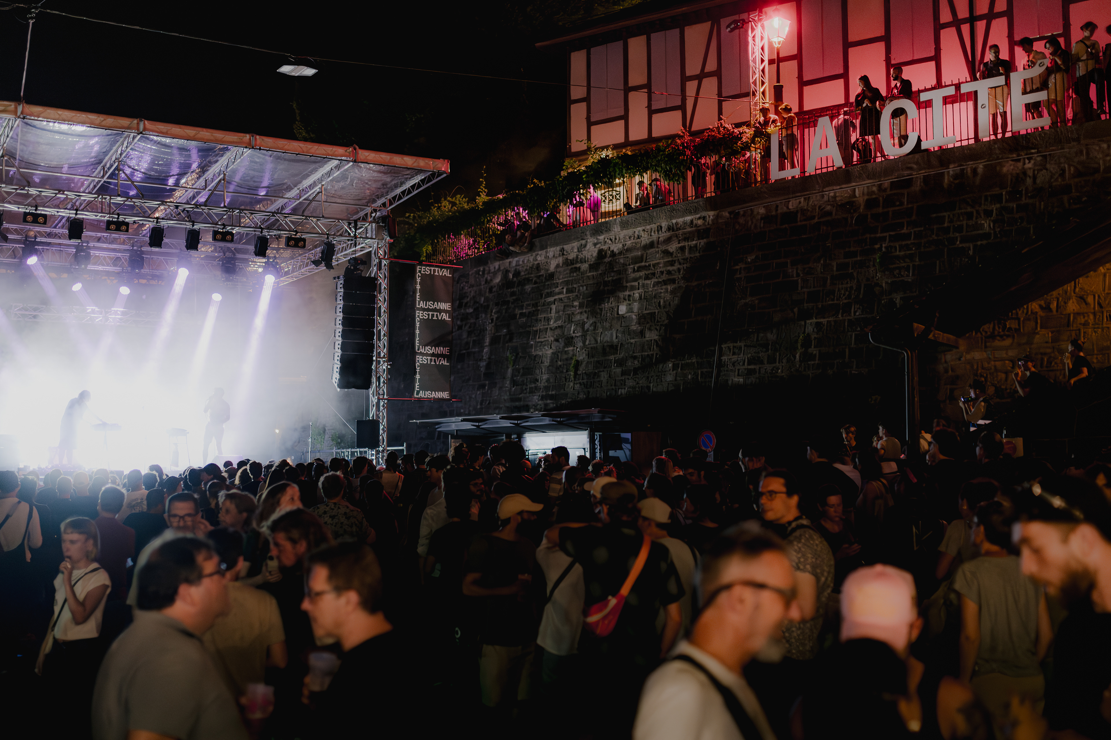 Benefits © Alan Heiniger