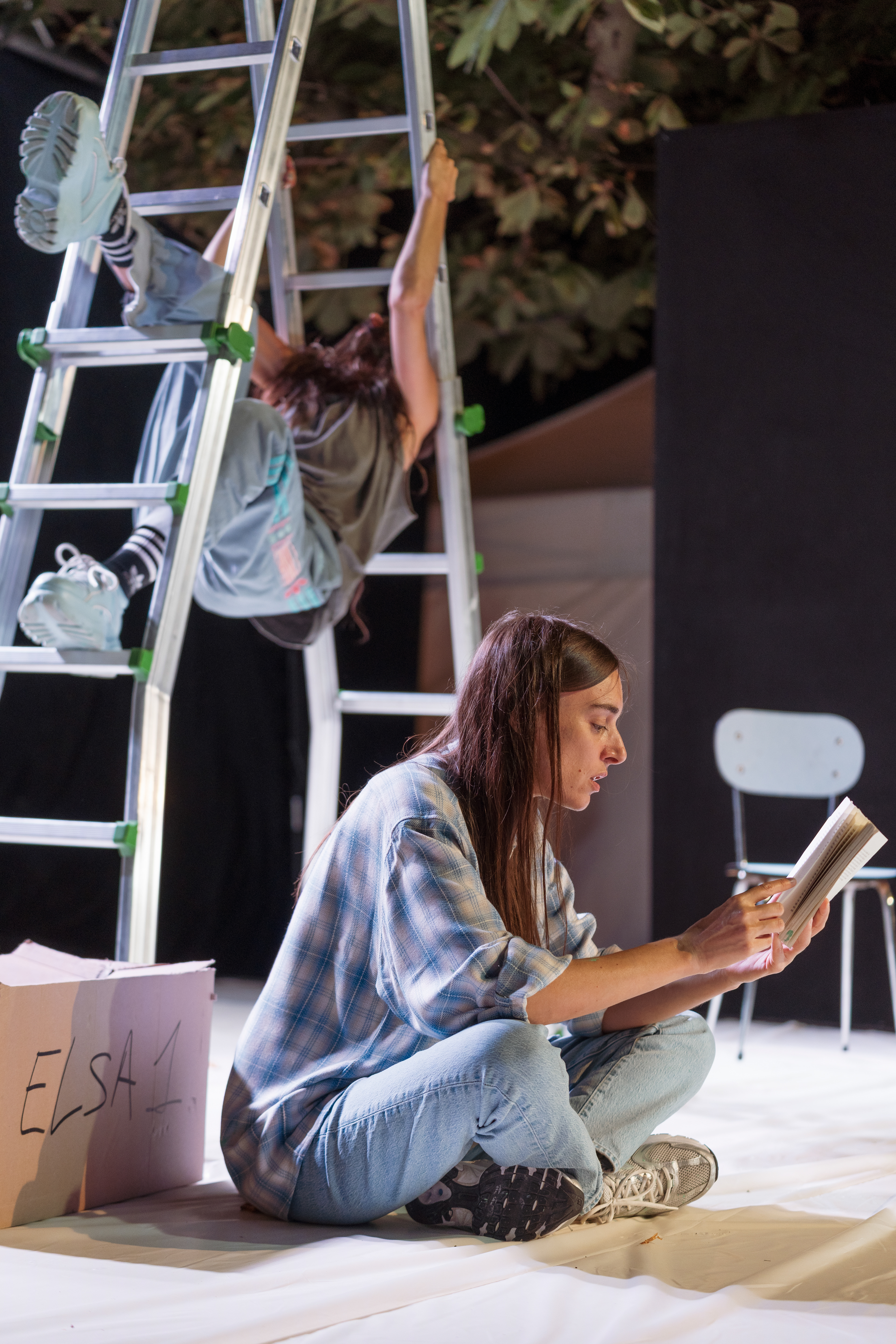 L'Âge de détruire, Justine Berthillot & Pauline Peyrade © Eddie Taz