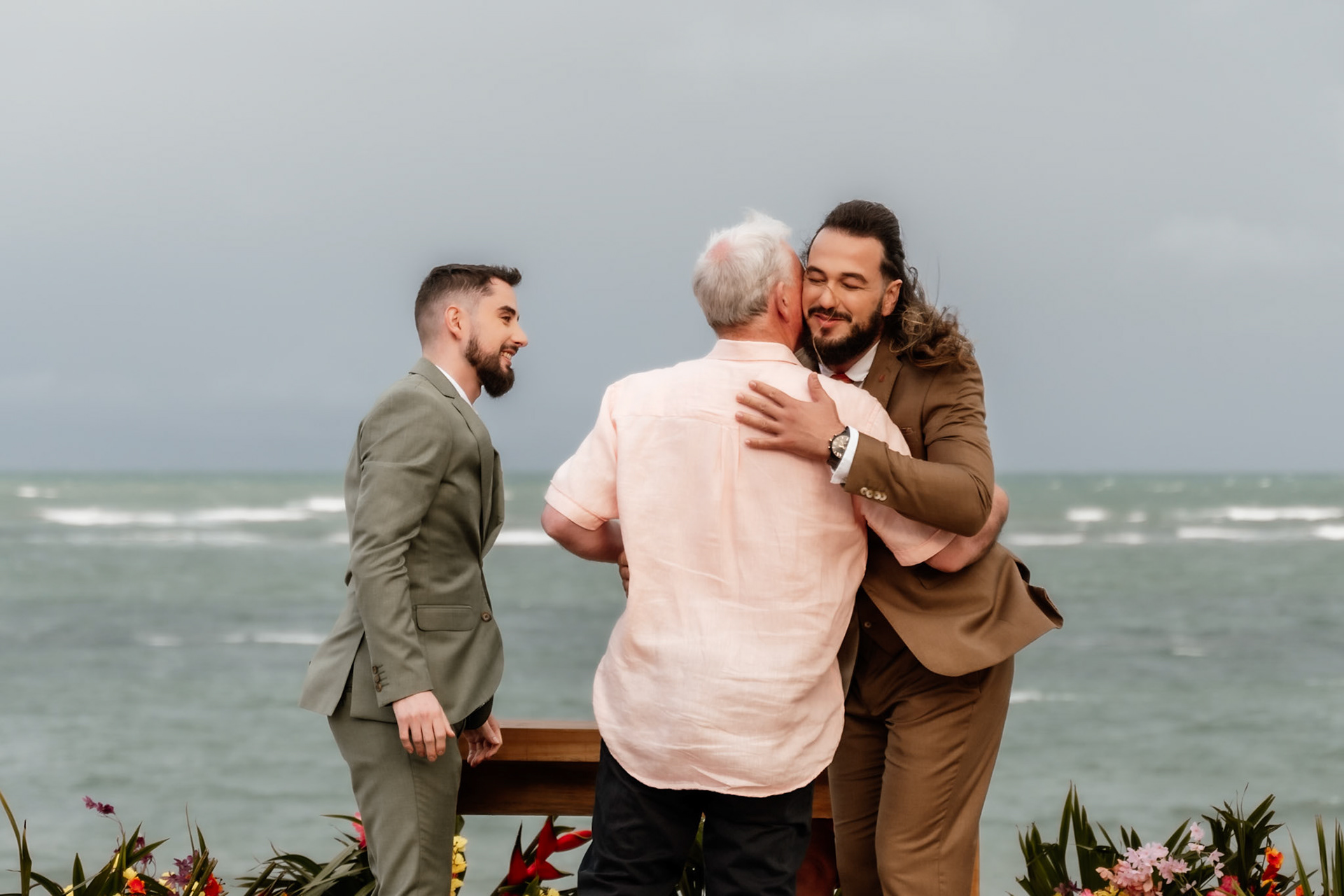 Cerimônia de Casamento homoafetivo na praia em Arraial D' Ajuda Bahia