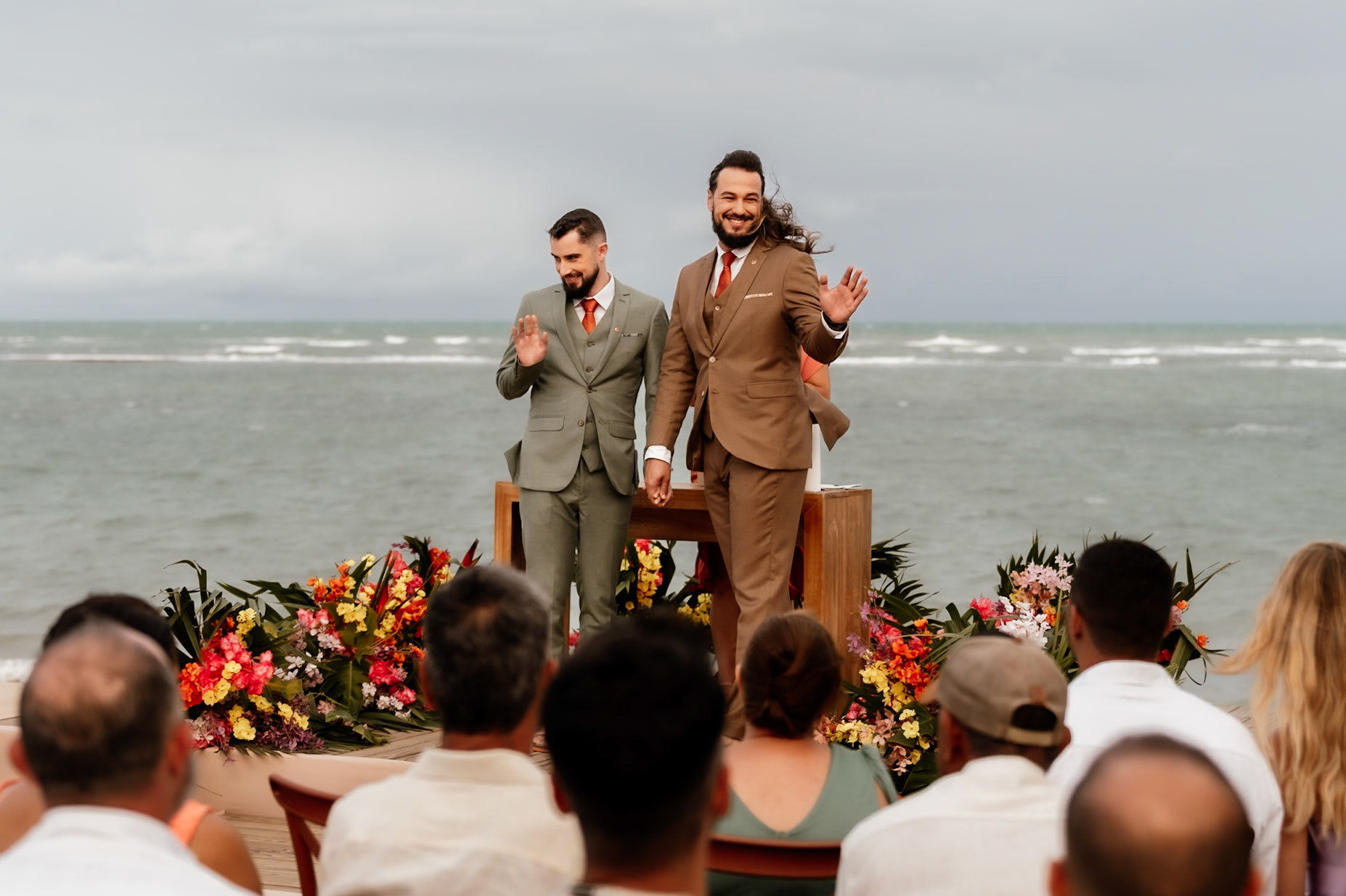 Cerimônia de Casamento homoafetivo na praia em Trancoso Bahia