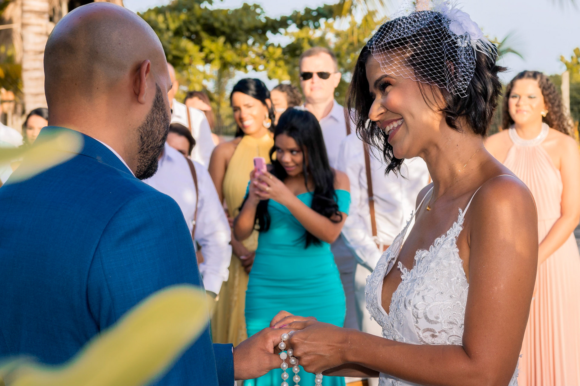 Cerimônia de casamento na praia de Santo Antônio em Santa Cruz Cabrália
