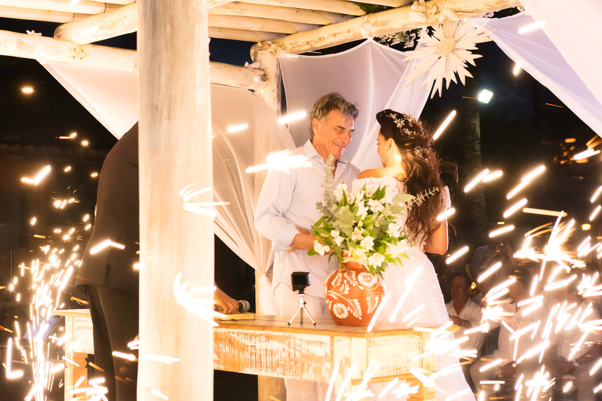 Cerimônia de casamento na praia em Arraial d'Ajuda
