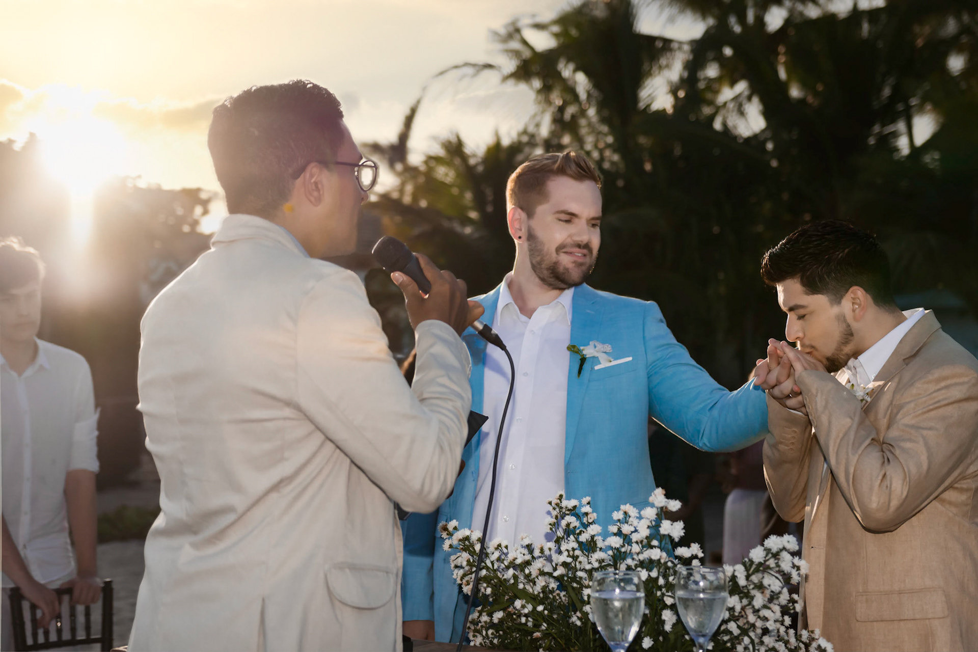 Casamento Gay na Praia de Taperapuã em Porto Seguro