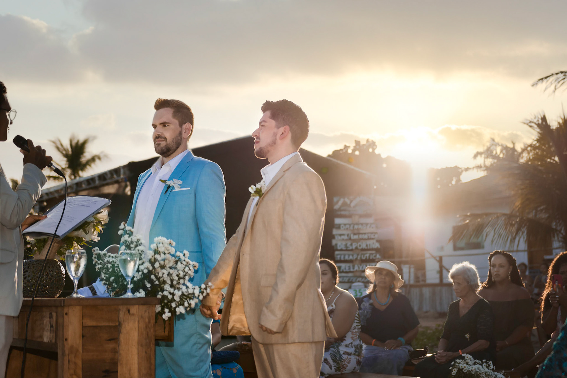 Casamento Gay na Praia de Taperapuã