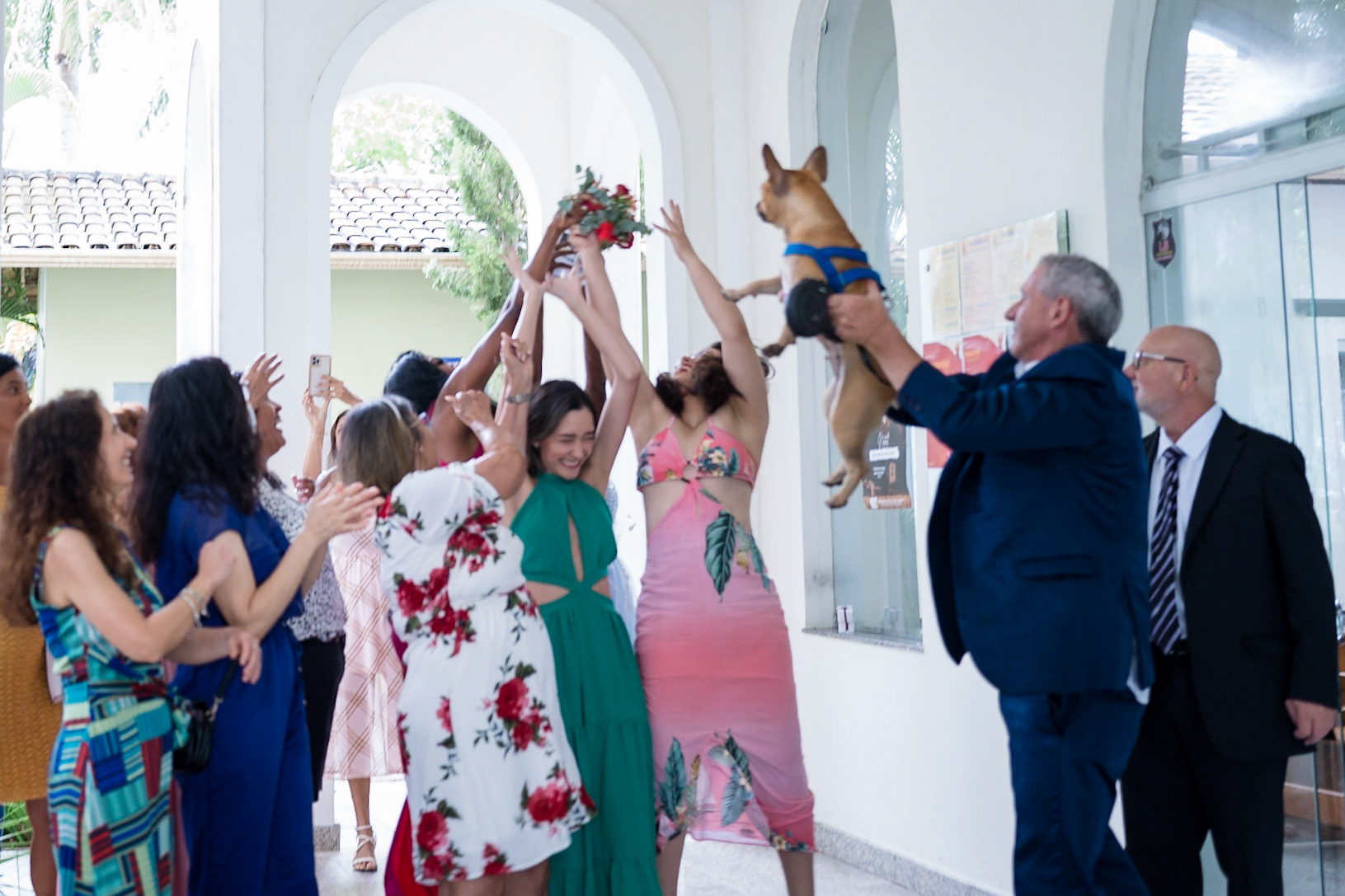 fotografia de casamento na igreja católica em Porto Seguro