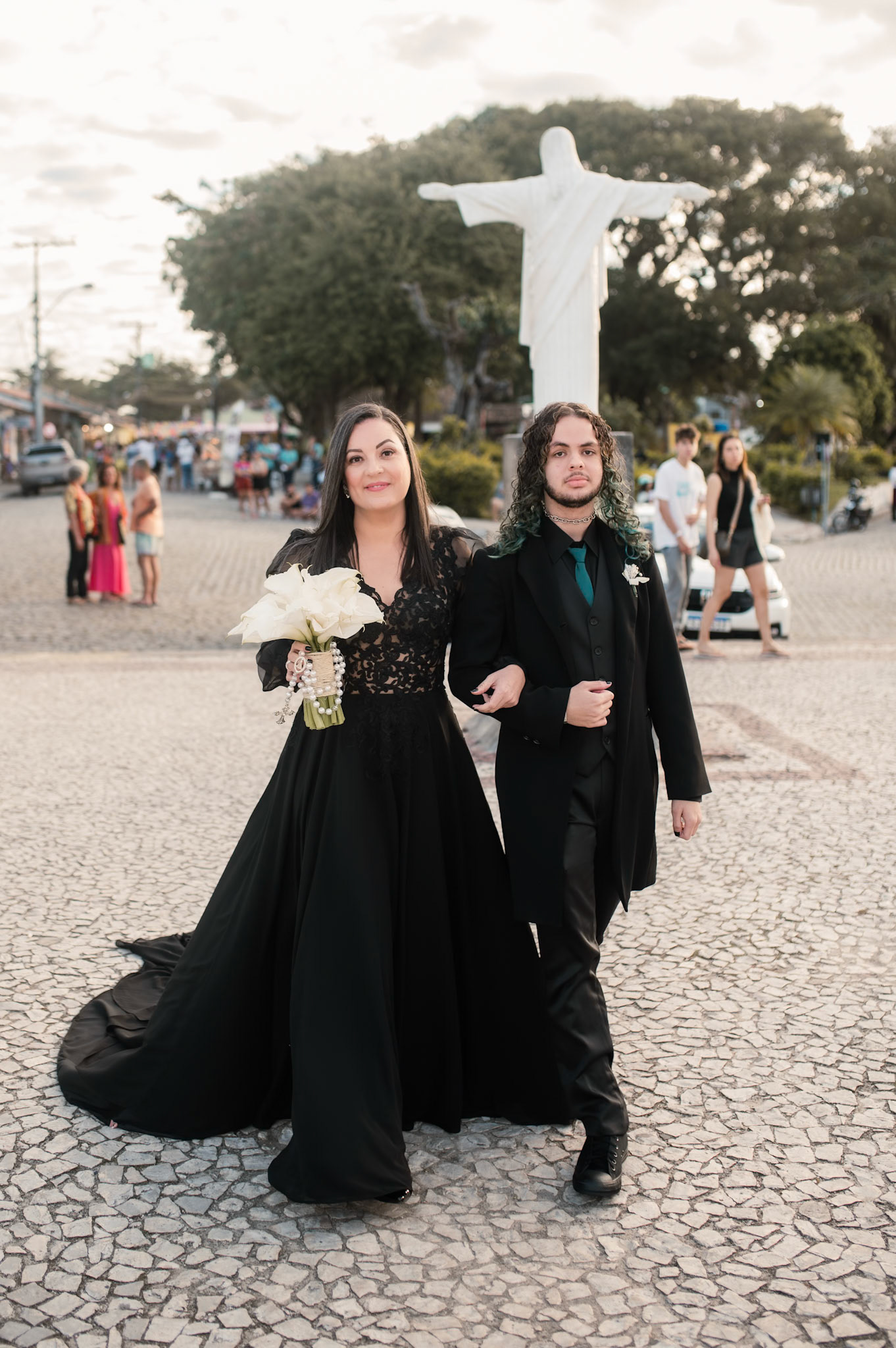 Noiva de Preto no Casamento em Arraial D'Ajuda Bahia