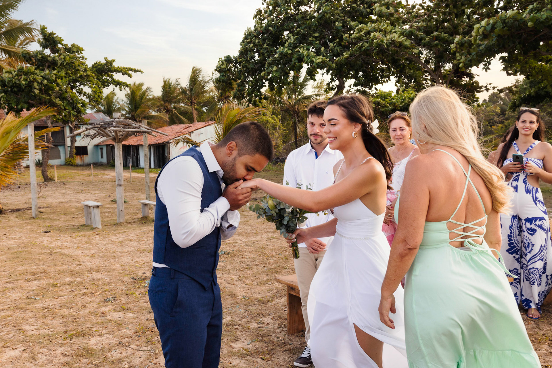 Casar na praia de Mutary em Santa Cruz Cabrália
