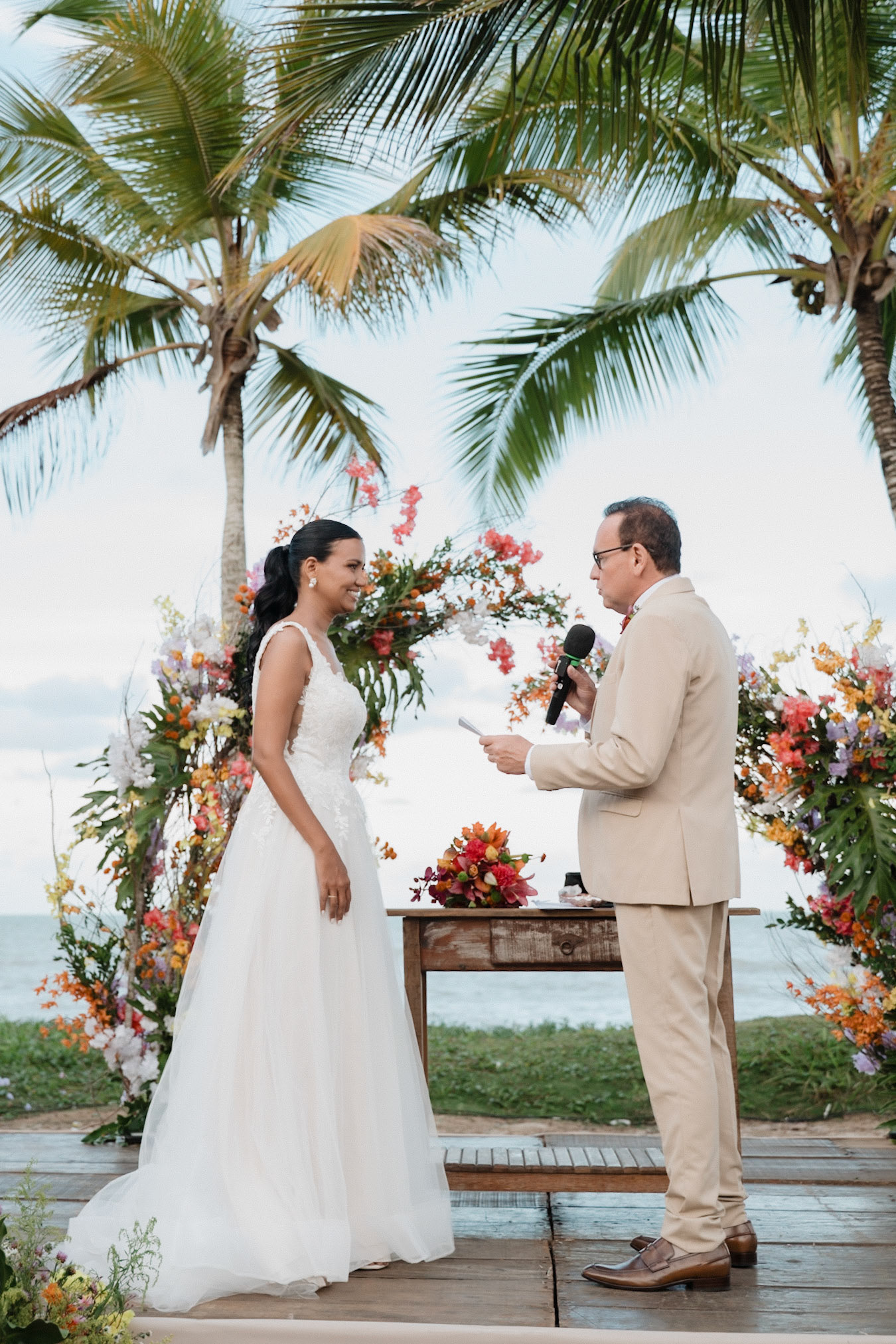cerimônia de casamento na praia em Arraial D'Ajuda