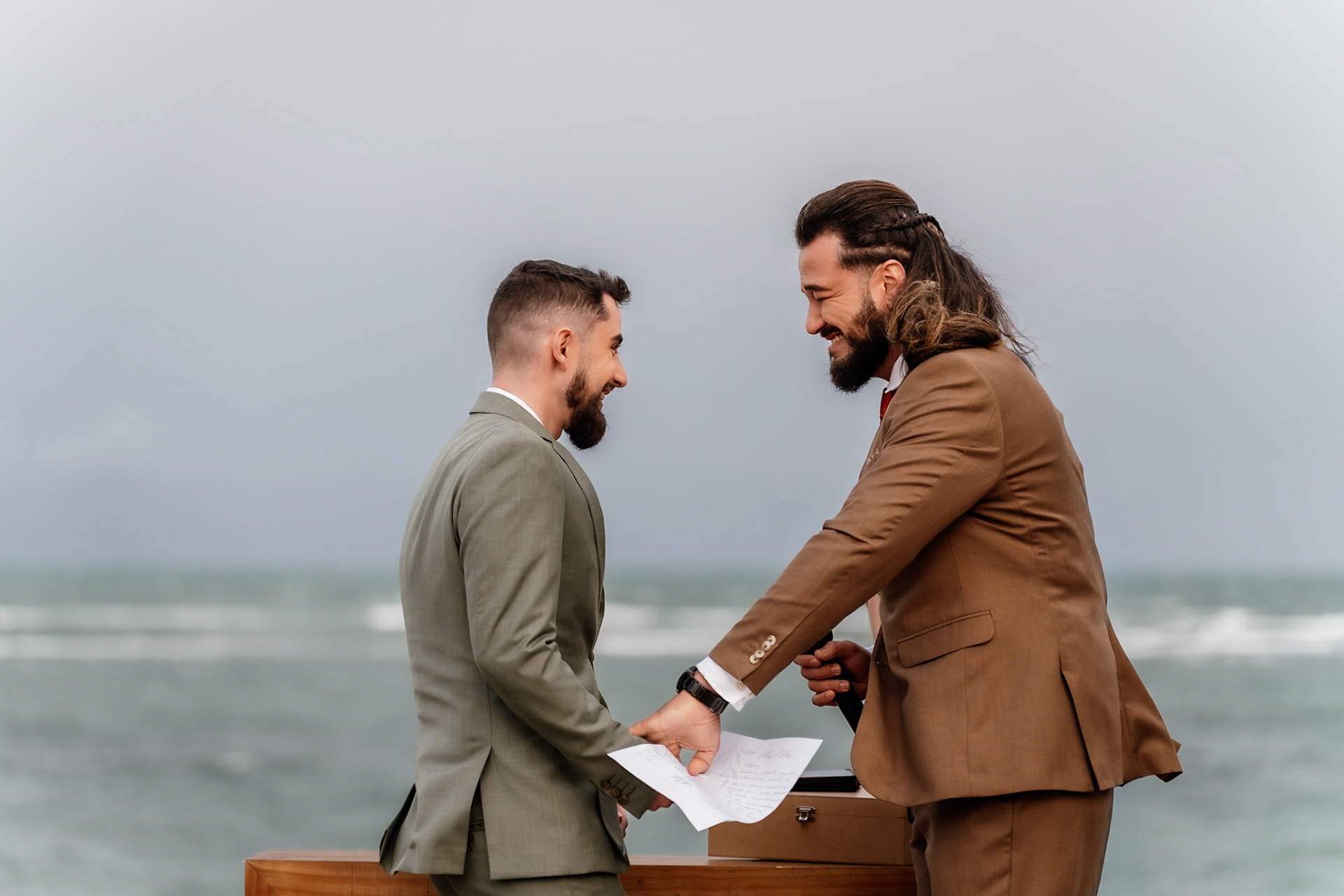 Cerimônia de Casamento homoafetivo na praia em Porto Seguro Bahia