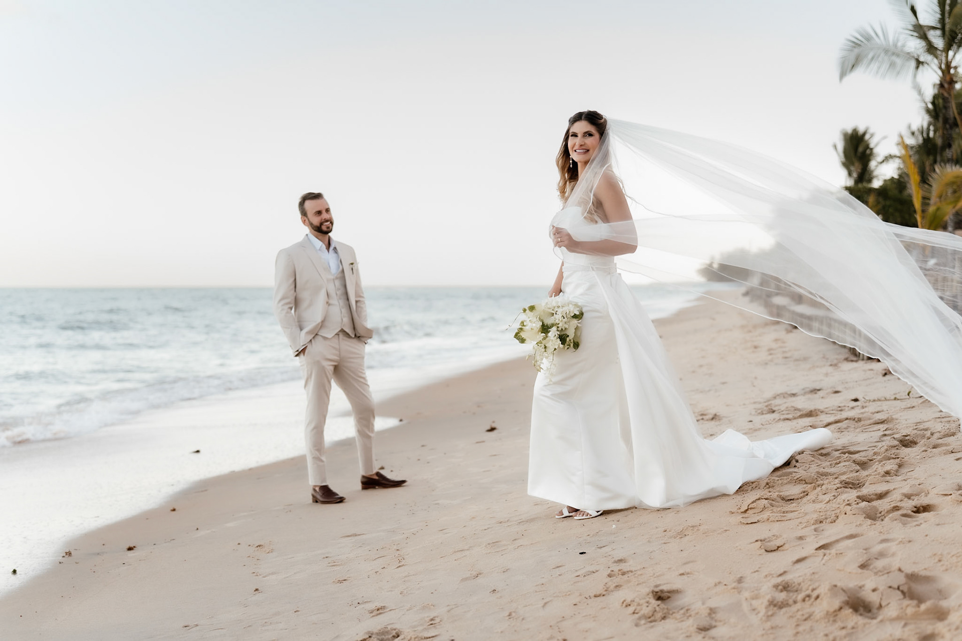 Ensaio de Casamento na Praia em Arraial D' Ajuda Bahia