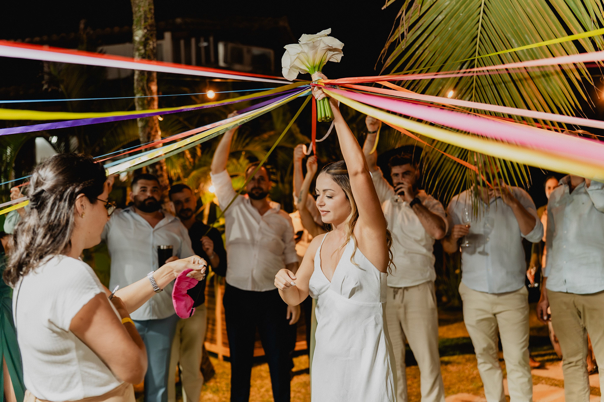 Buquê de fitas no Casamento em Arraial D'Ajuda Bahia