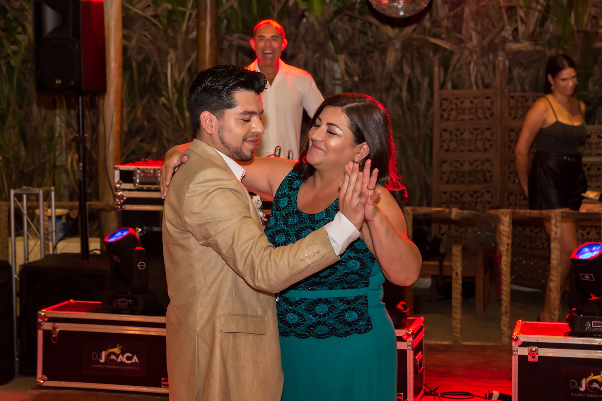 Festa de Casamento na Praia de Taperapuã