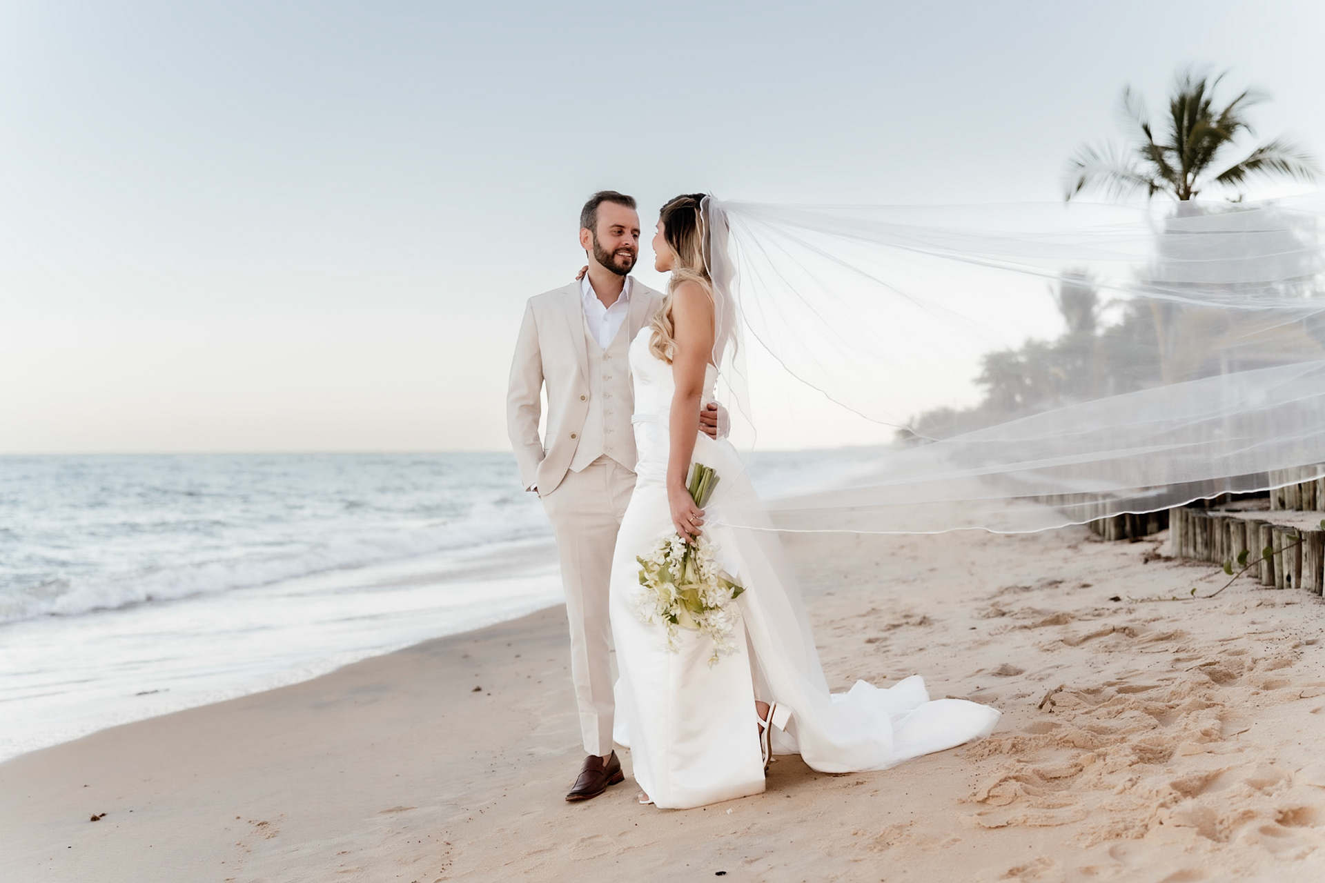 Ensaio de Casamento na Praia em Arraial D' Ajuda Bahia