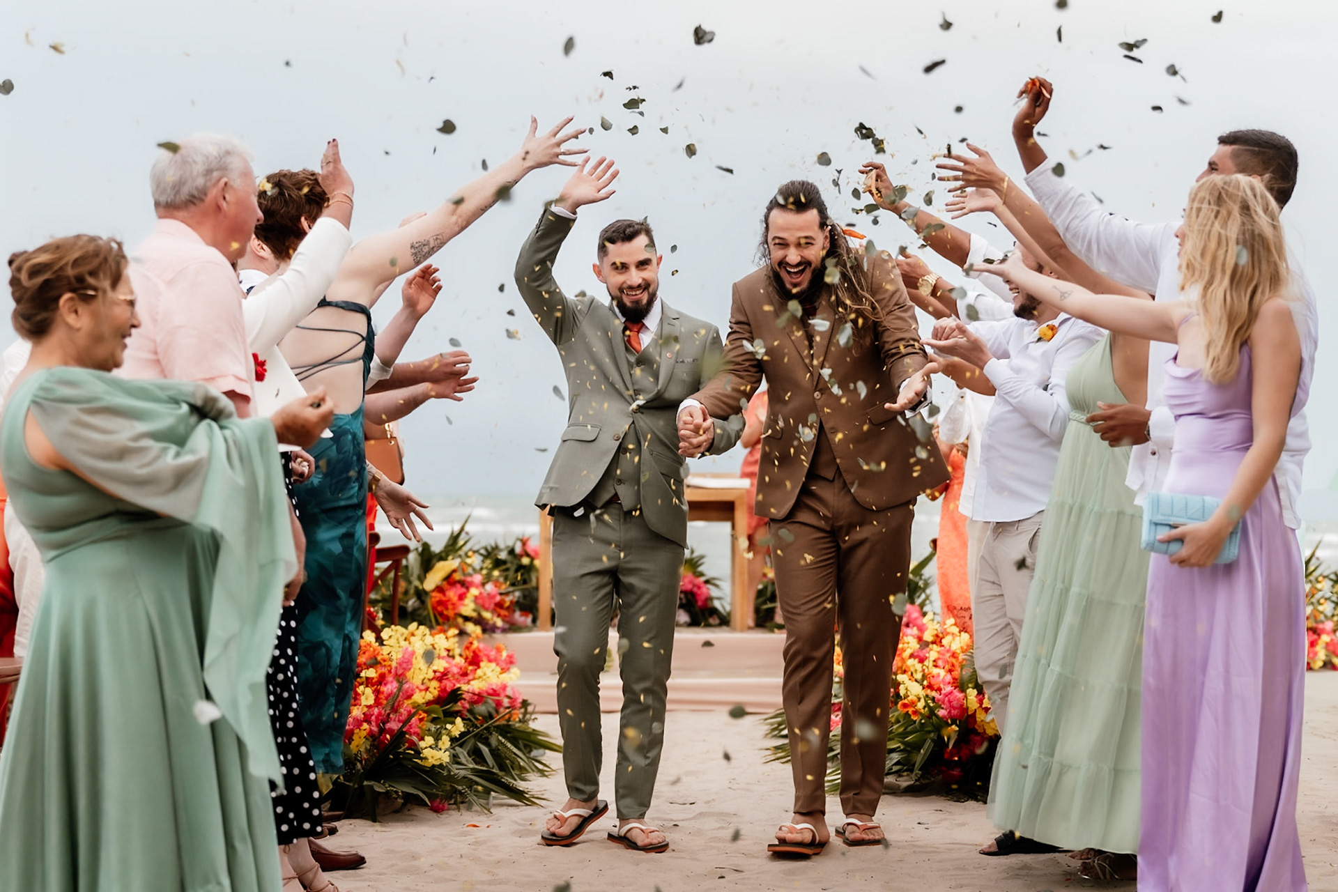 Cerimônia de Casamento homoafetivo  na praia em Trancoso Bahia