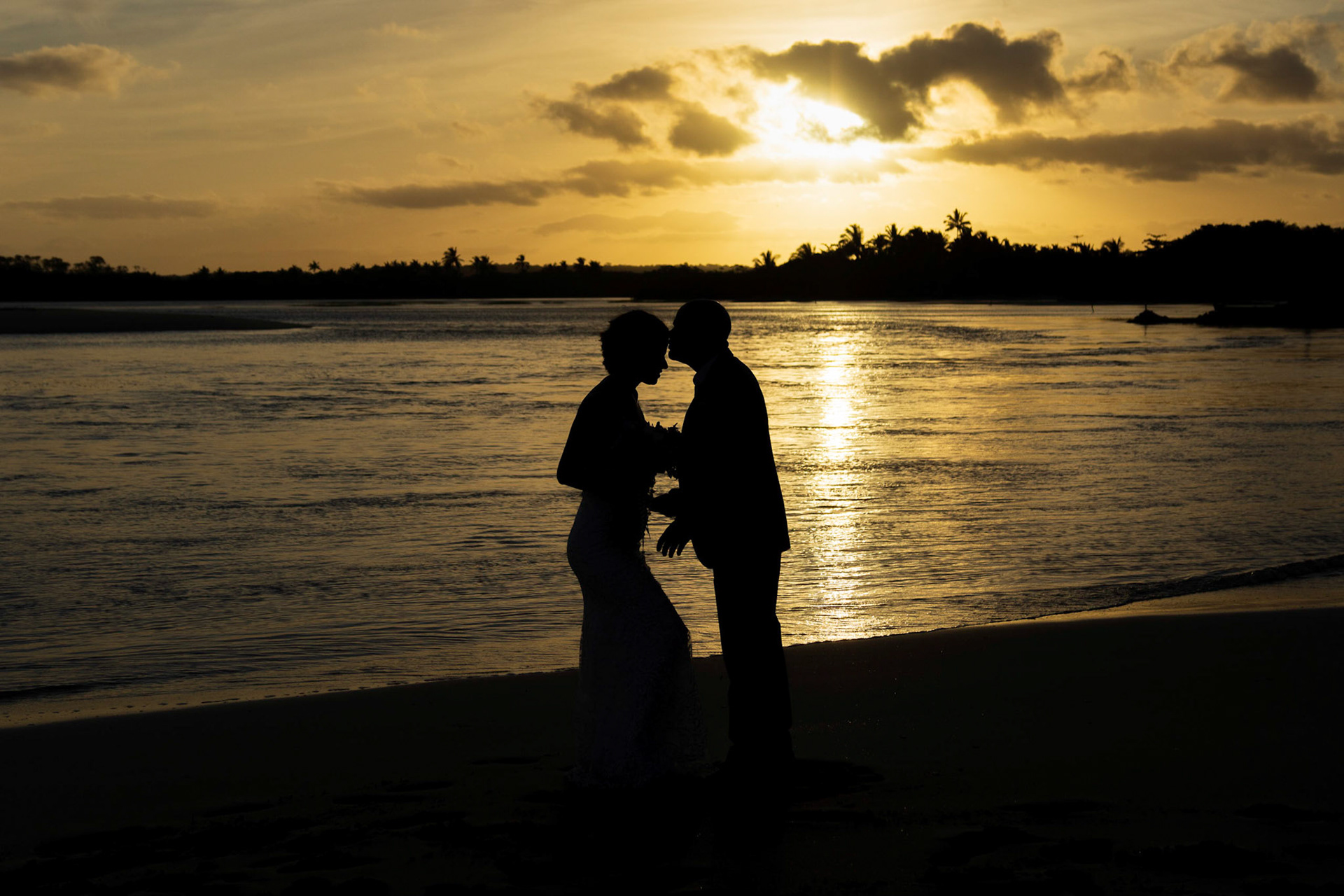 Ensaio Casal na praia de Santo Antônio em Santa Cruz Cabrália