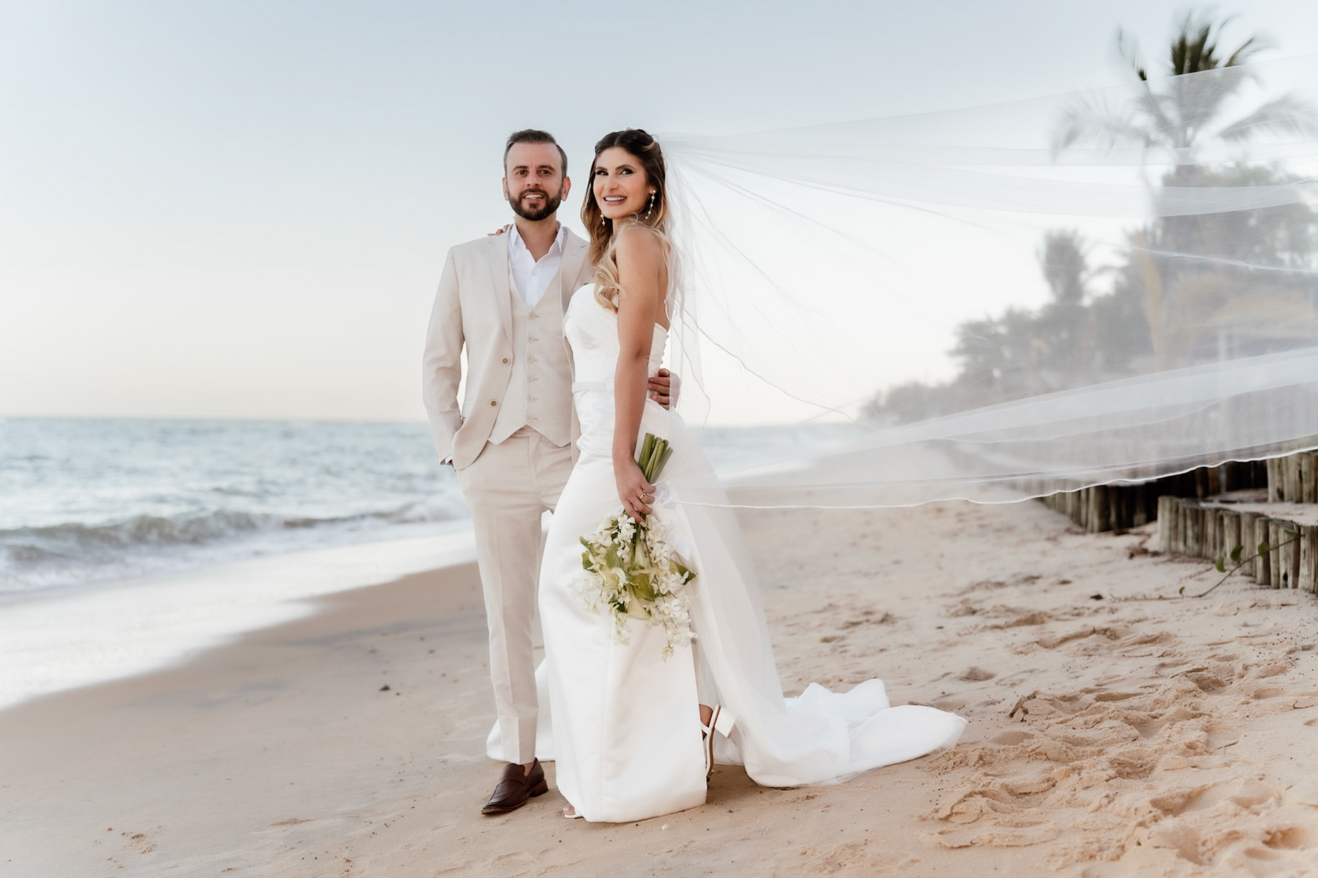 Ensaio de Casamento na Praia em Arraial D'Ajuda Bahia