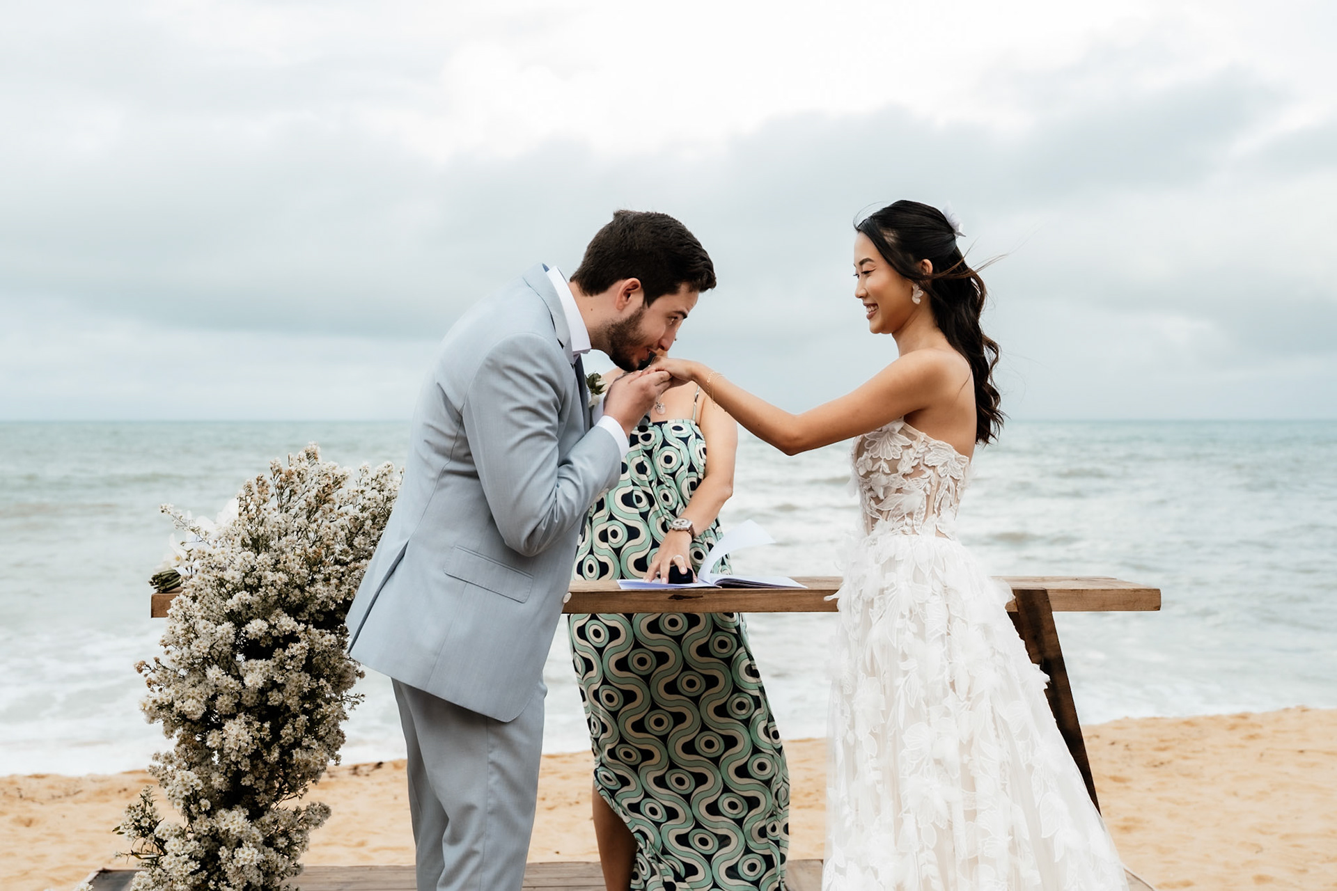 Cerimônia de Casamento na praia em Trancoso Bahia