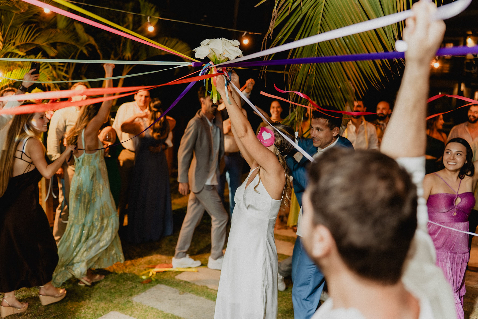 Buquê de fitas no Casamento em Arraial D' Ajuda Bahia