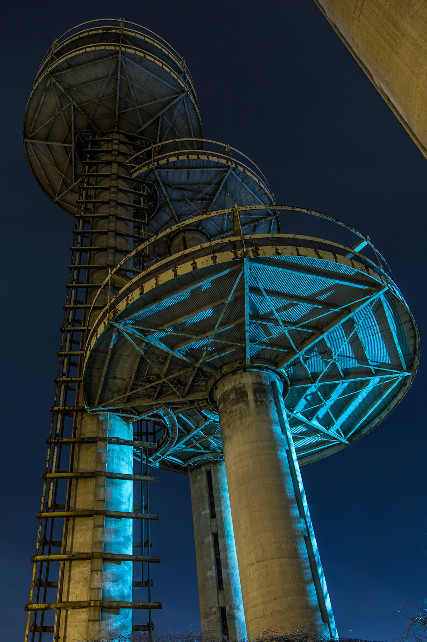 The "New York State Pavilion" with the three observation towers, built for the 1964/65 World's Fair in Flushing Meadows / Corona Park
