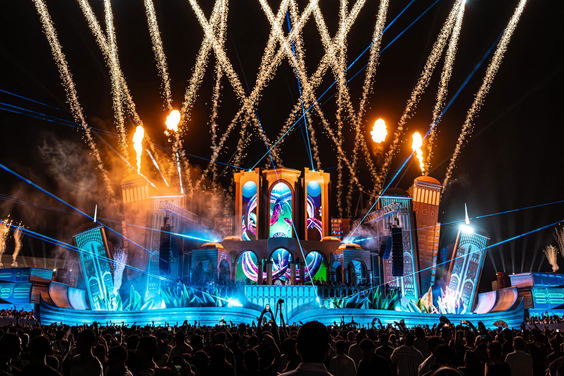 Qasr Stage Live Set Pics