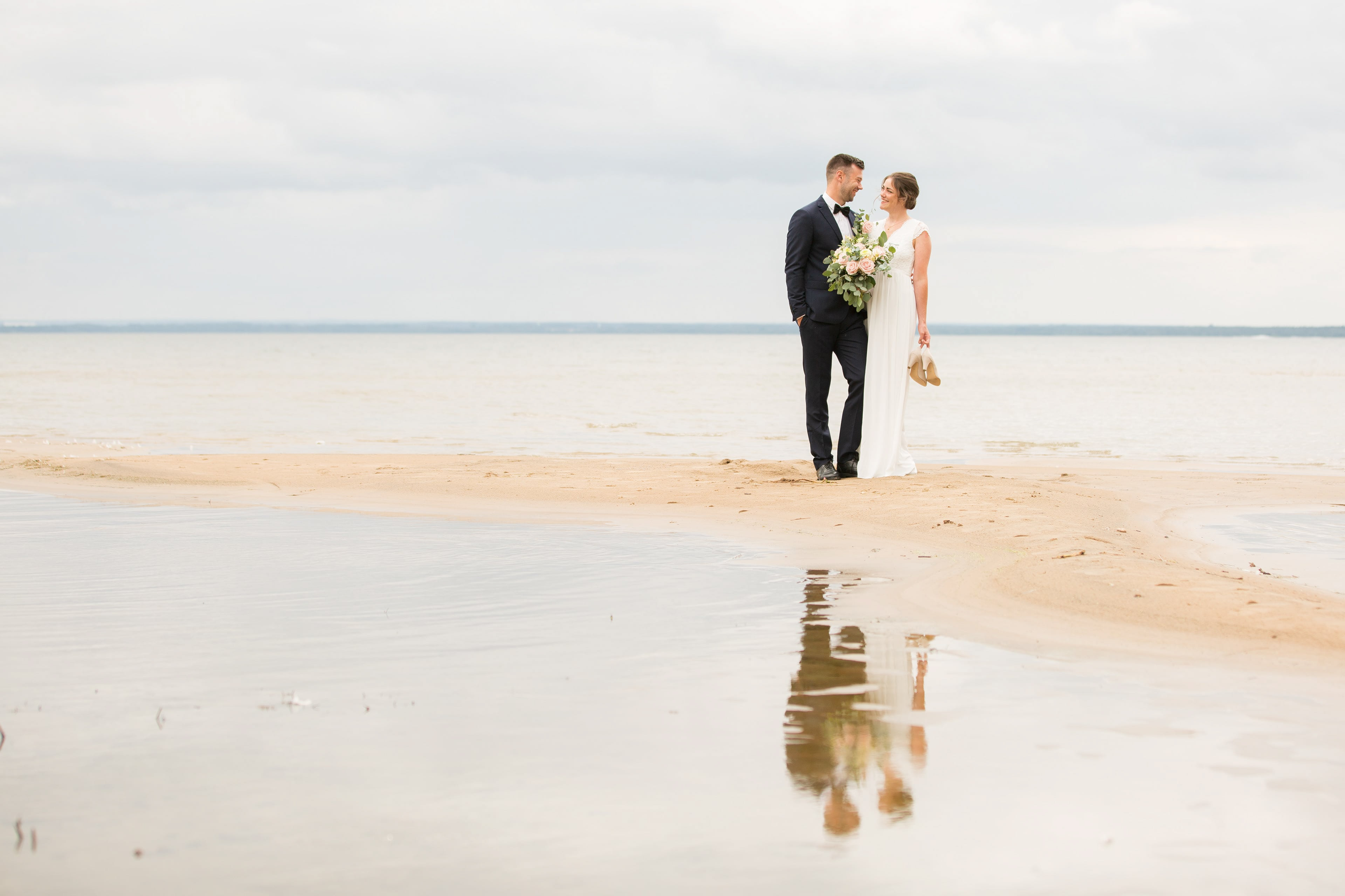 Brudpar på en strand