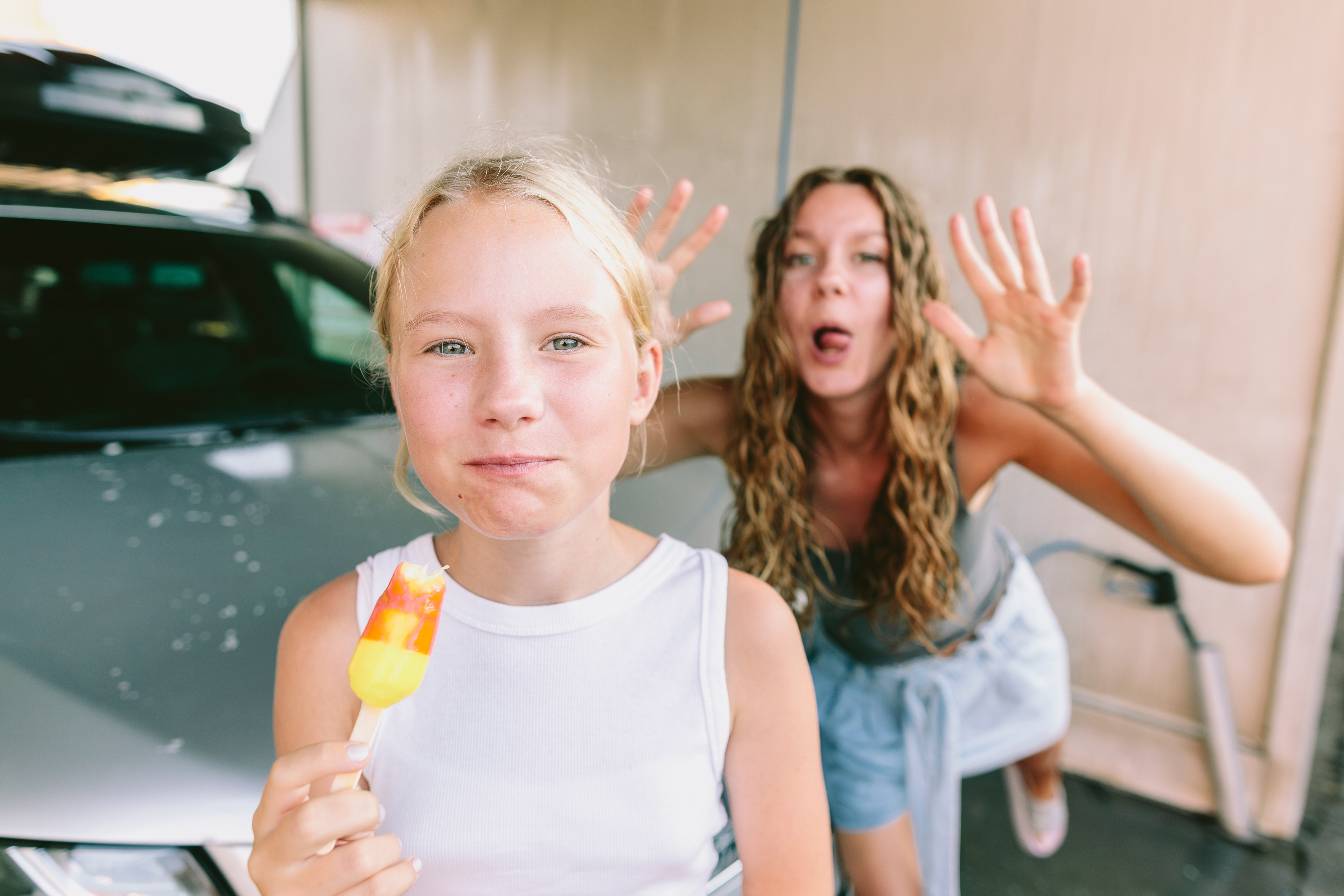 Unfiltered moments — playful chaos, real connection. By Svetlana Iakusheva