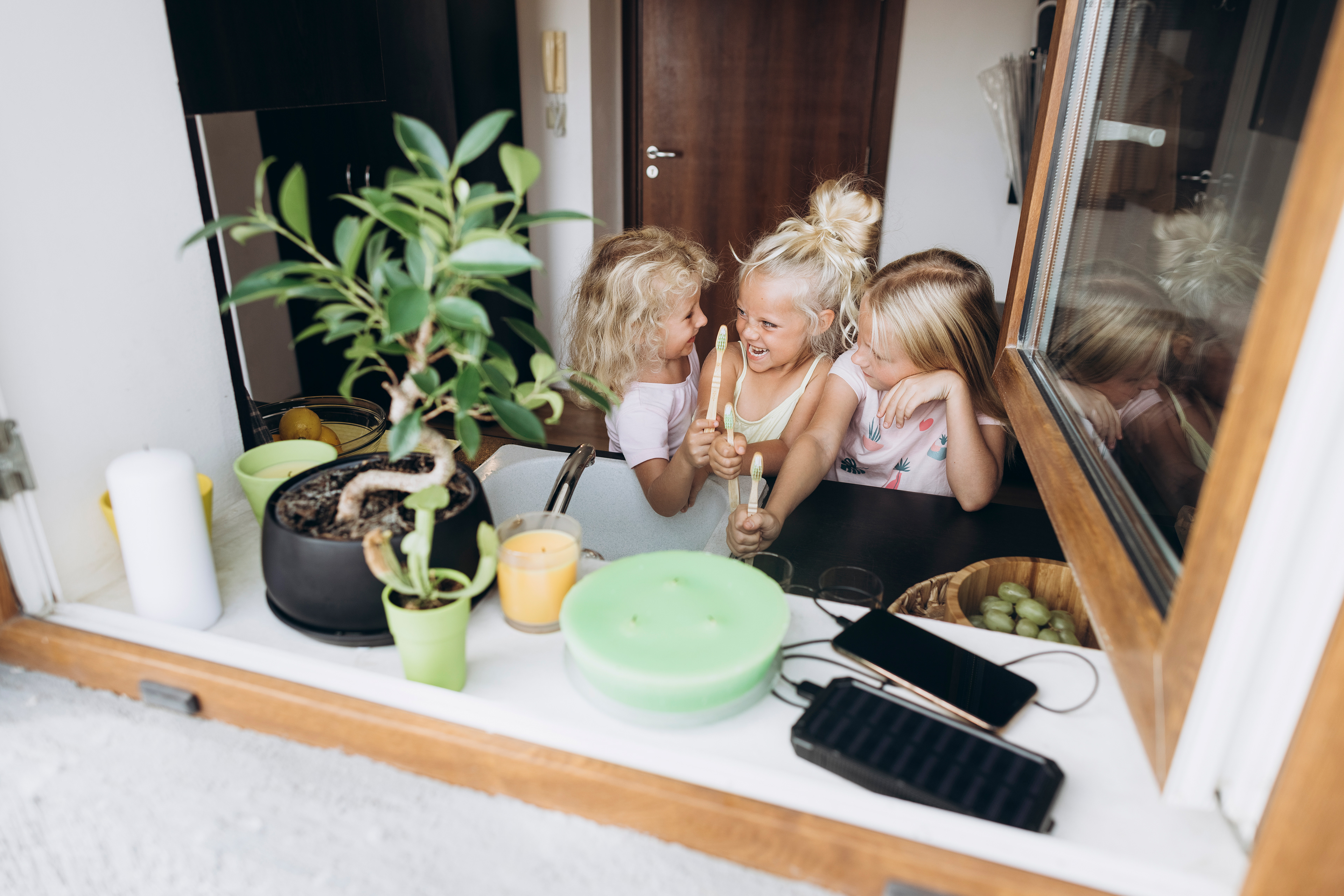 Homemade happiness — everyday stories told in smiles and sunlight. By Svetlana Iakusheva