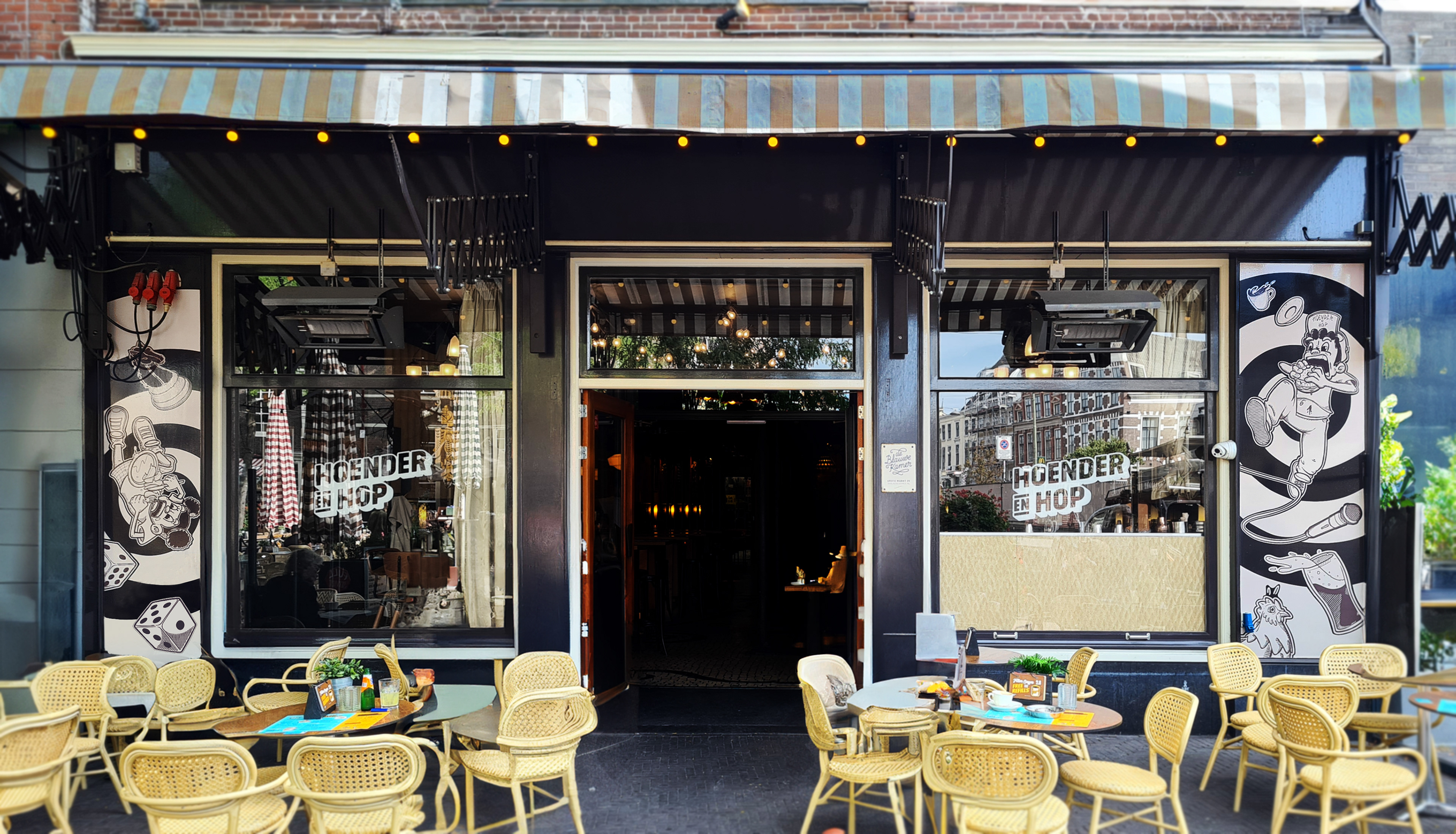 Quite literally, my biggest work of art. Find these pieces on the shop front of 'Hoender en Hop'.