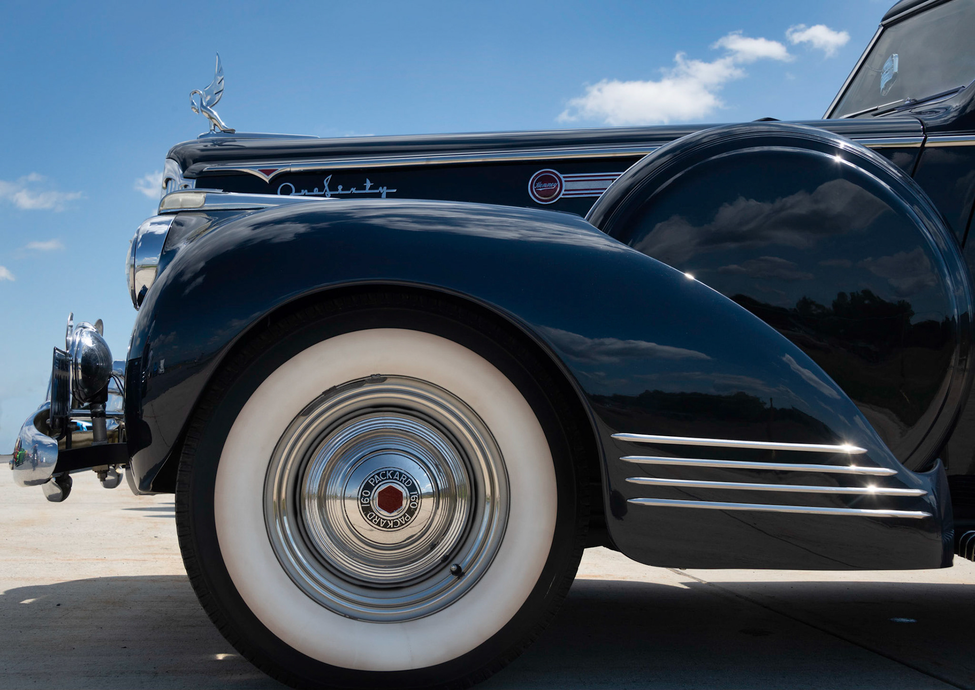 1941 Packard 160, Henny Body