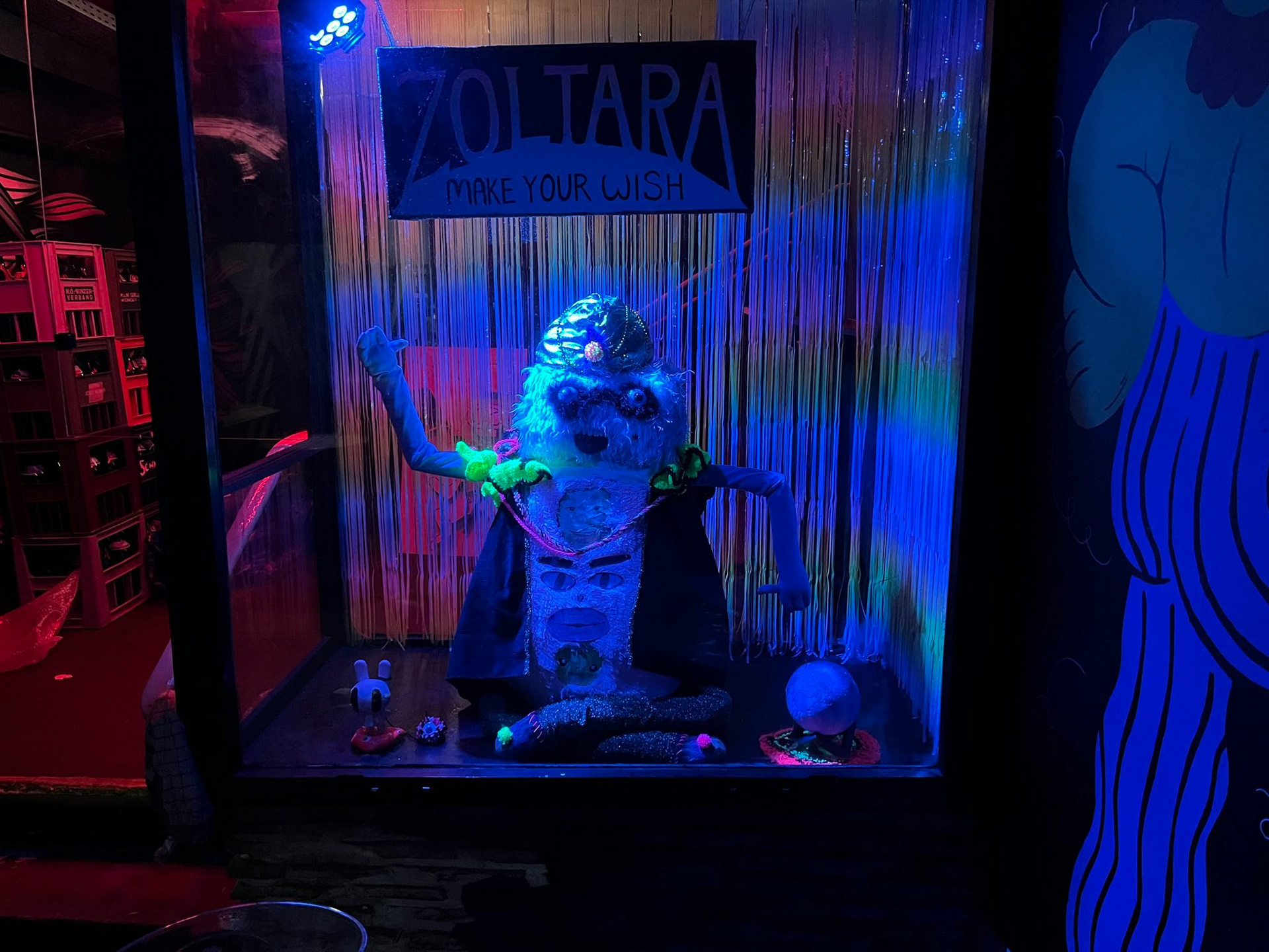 hier erfüll ich deine Wünsche in der "Kunstvitrine" im Loft (https://www.theloft.at)