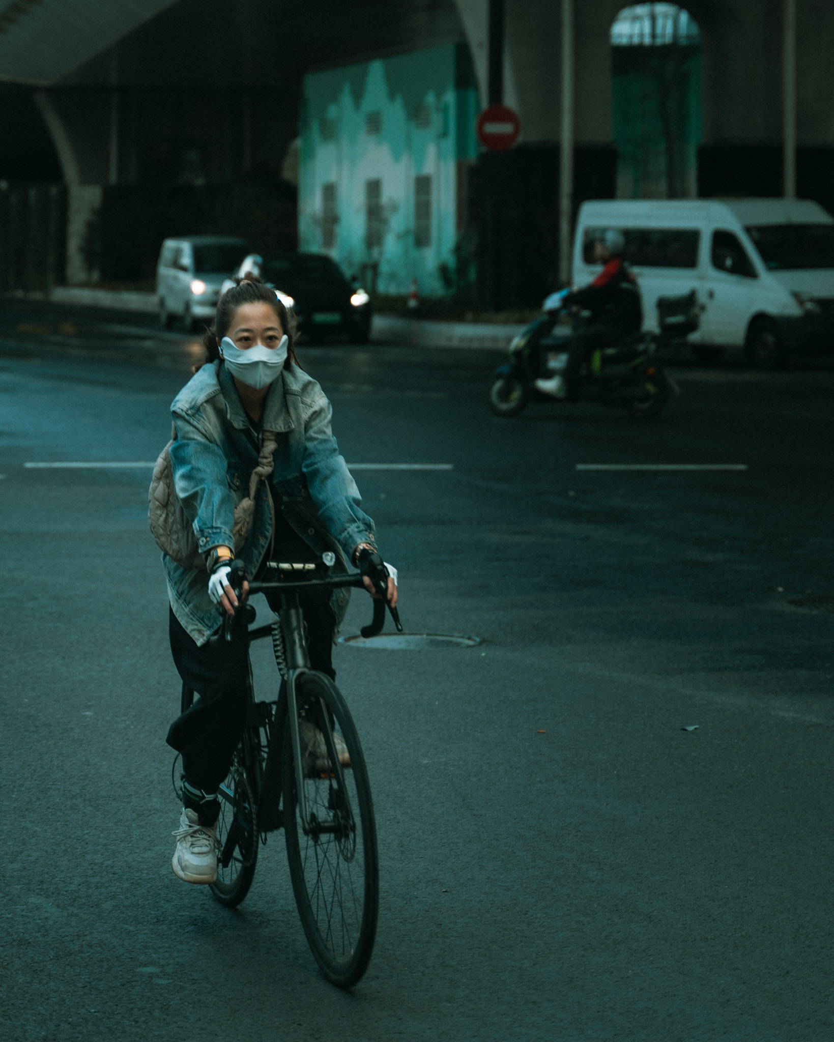 person auf fahrrad, shanghai, 2025