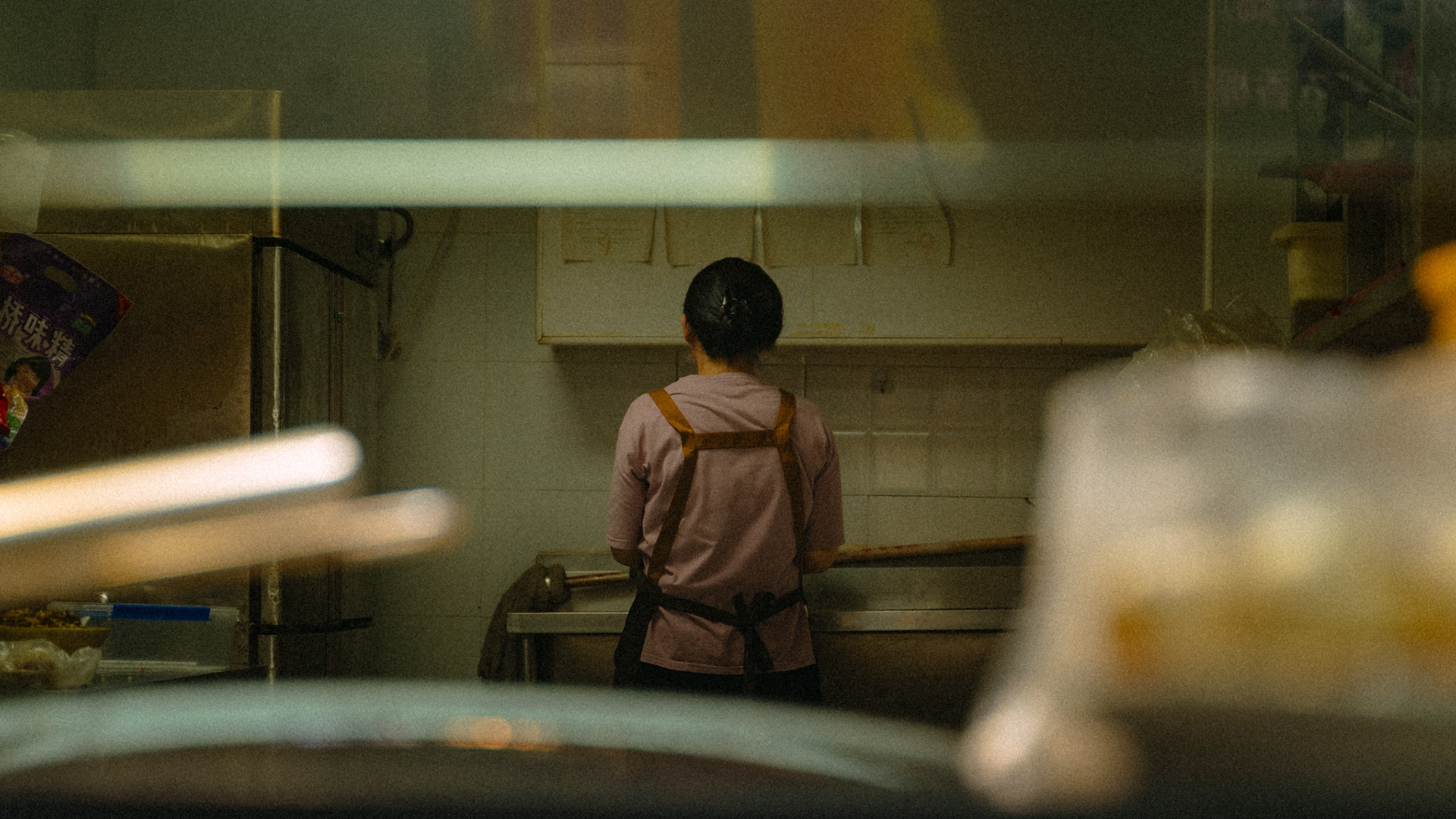 person in küche, shanghai, 2025