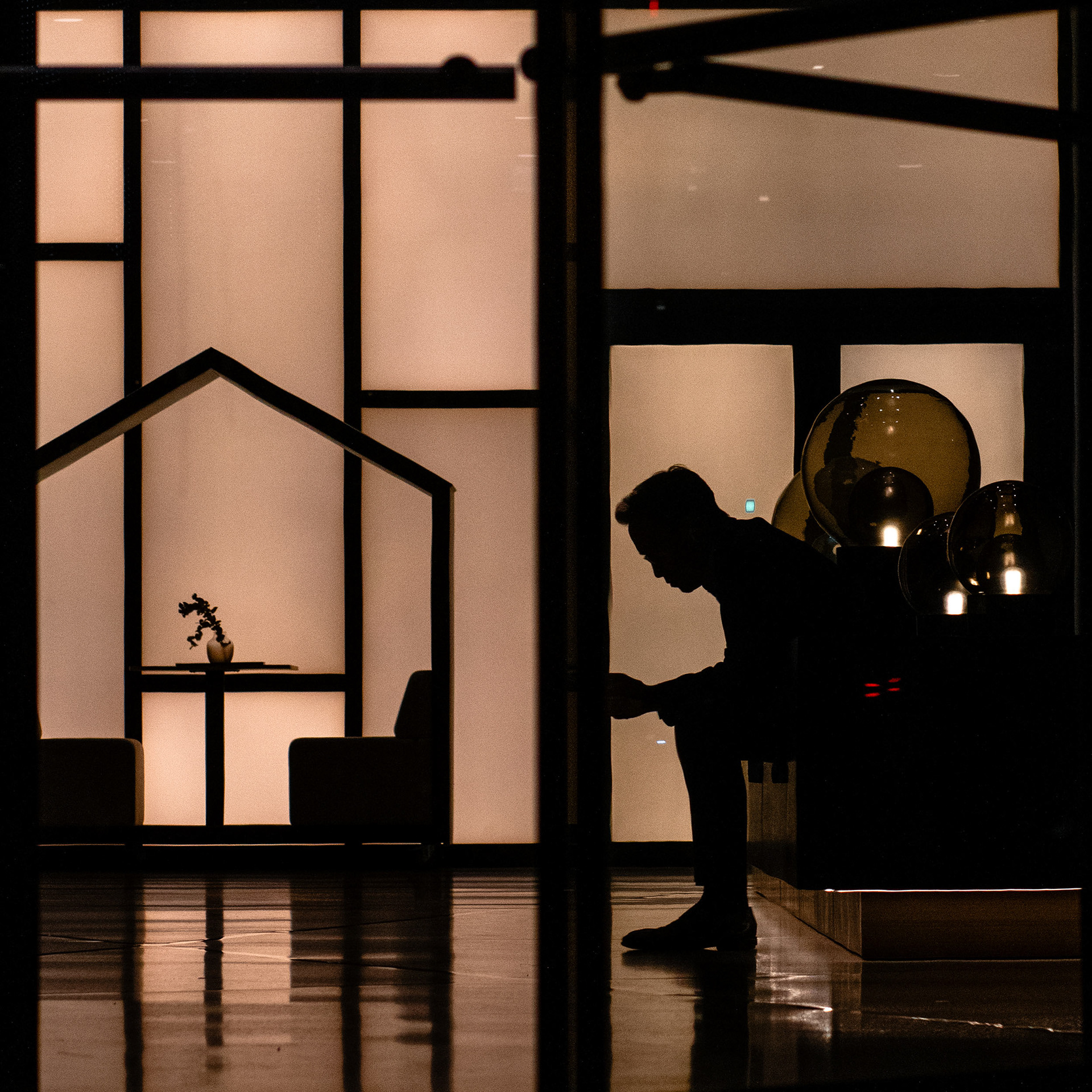 foyer global tower, frankfurt,street photography, tobias störmer