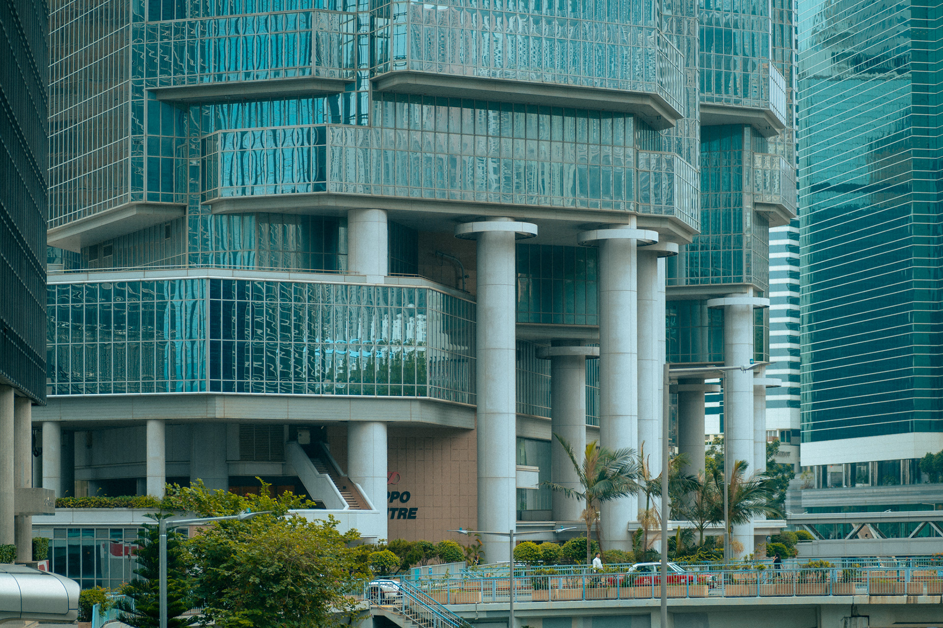 beton und glasfassade, hongkong, 2025