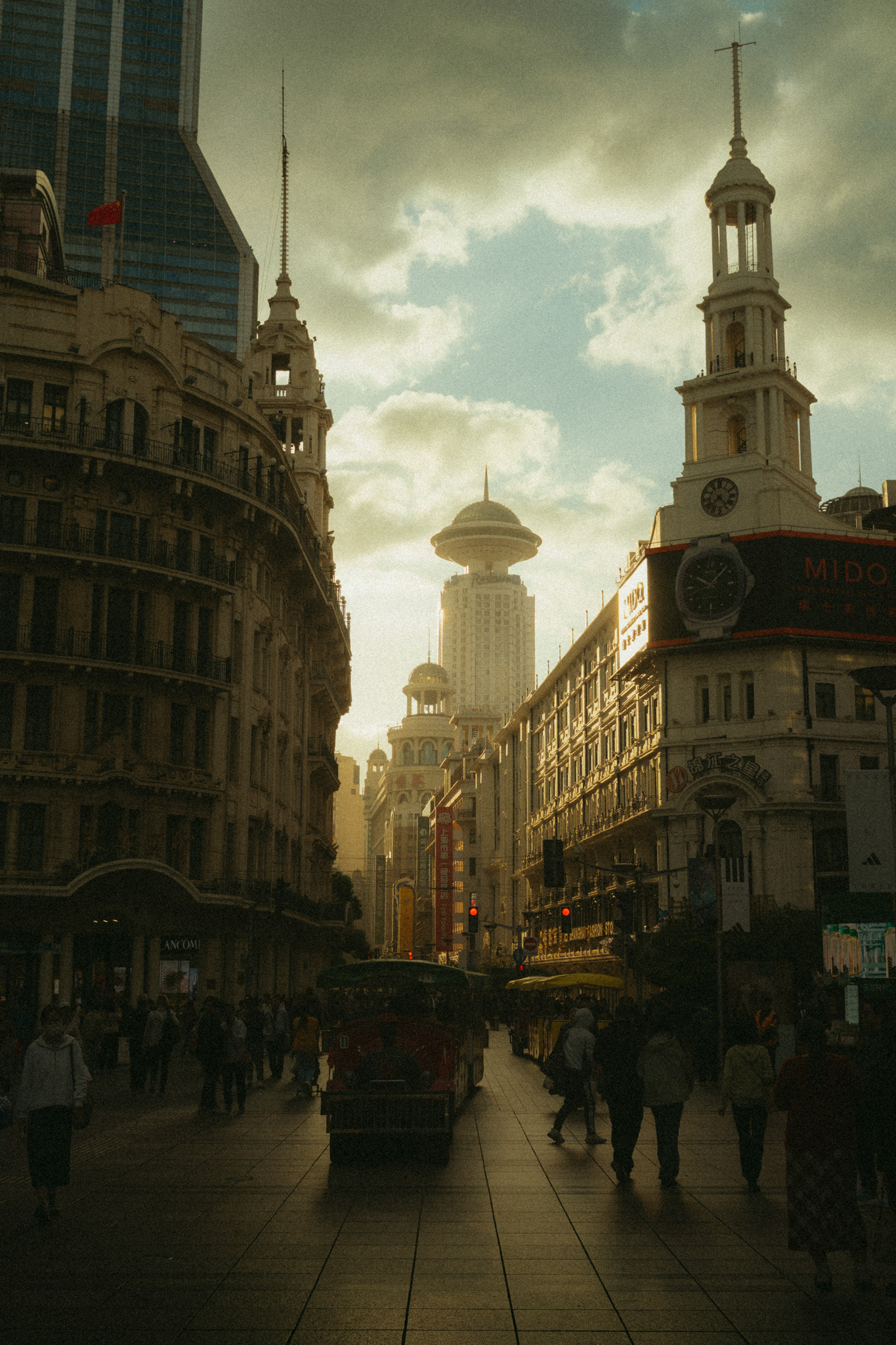 nanjing road, shanghai, 2025