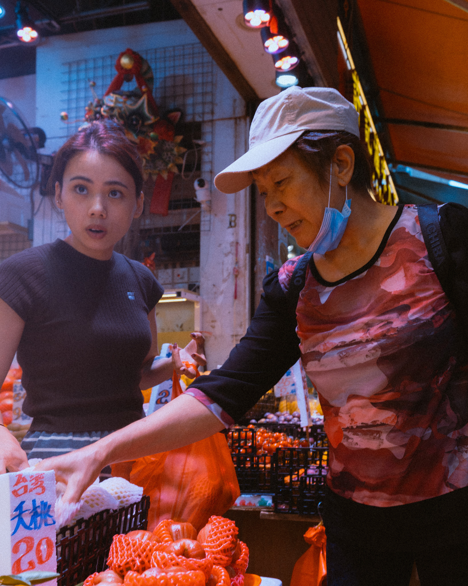 personen an straßenstand, hongkong, 2025