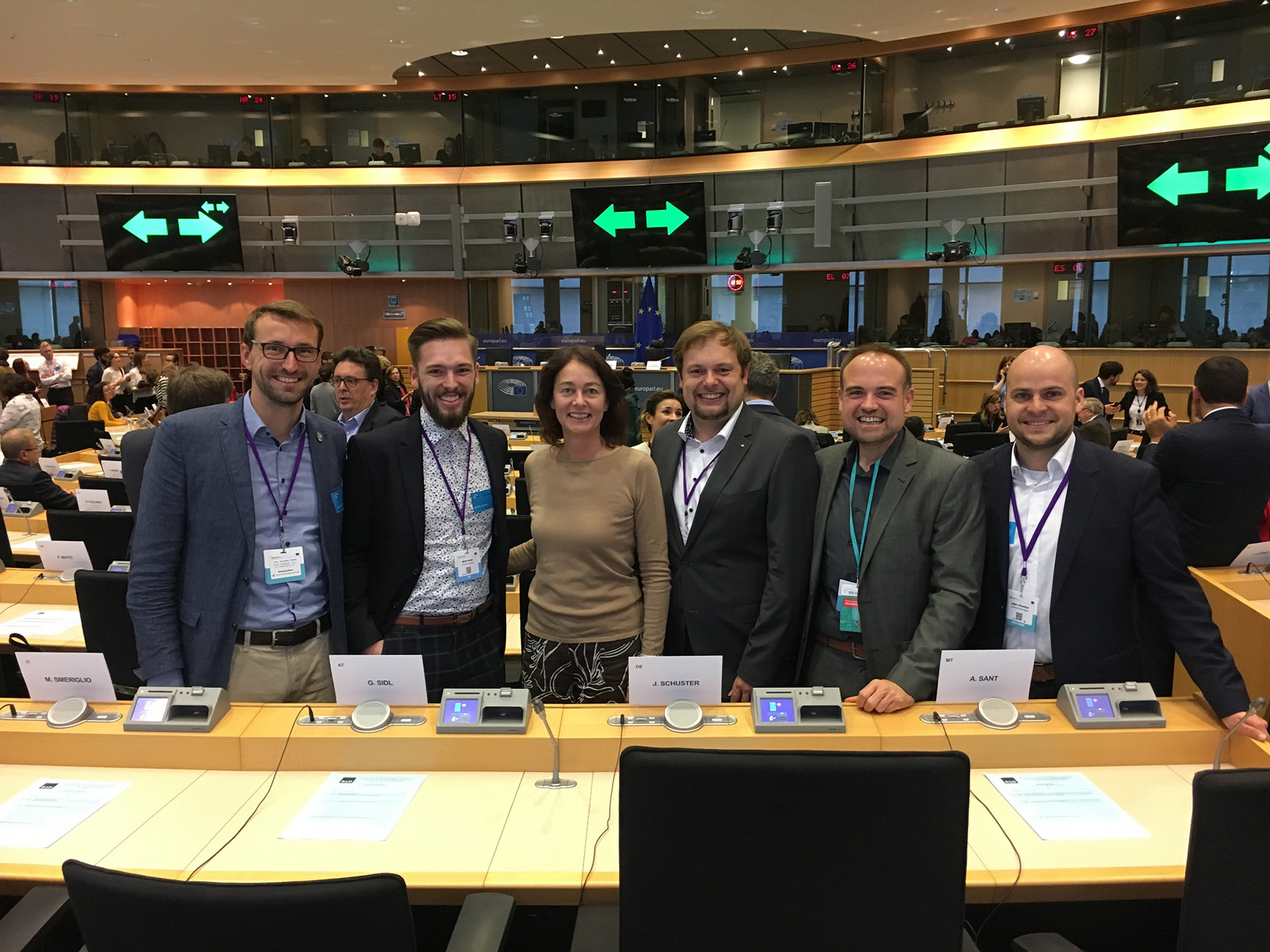 v.l.n.r.: Maximilian Wonke, Bürgermeister der Gemeinde Panketal (Brandenburg) Moritz Forster, Stadtratsmitglied Idar-Oberstein (Rheinland-Pfalz) Katarina Barley, Viezepräsidentin des Europäischen Parlaments Volker Weber, Bürgermeister der Gemeinde Marpingen (Saarland) Martin Funk, Bürgermeister der Gemeinde Altbach (Baden-Württemberg) Julian Schweitzer - Bürgermeister Bad Endbach (Hessen)