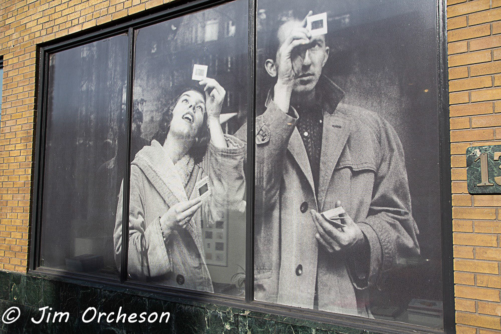 Looking at Really Tiny Pictures