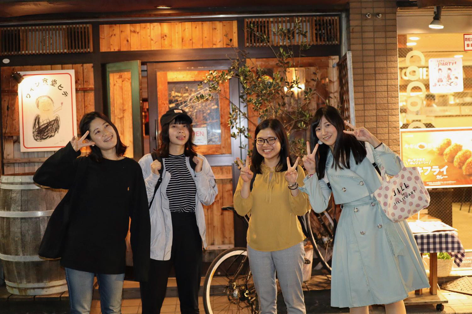 全体ゼミ後の懇親会(10/26)