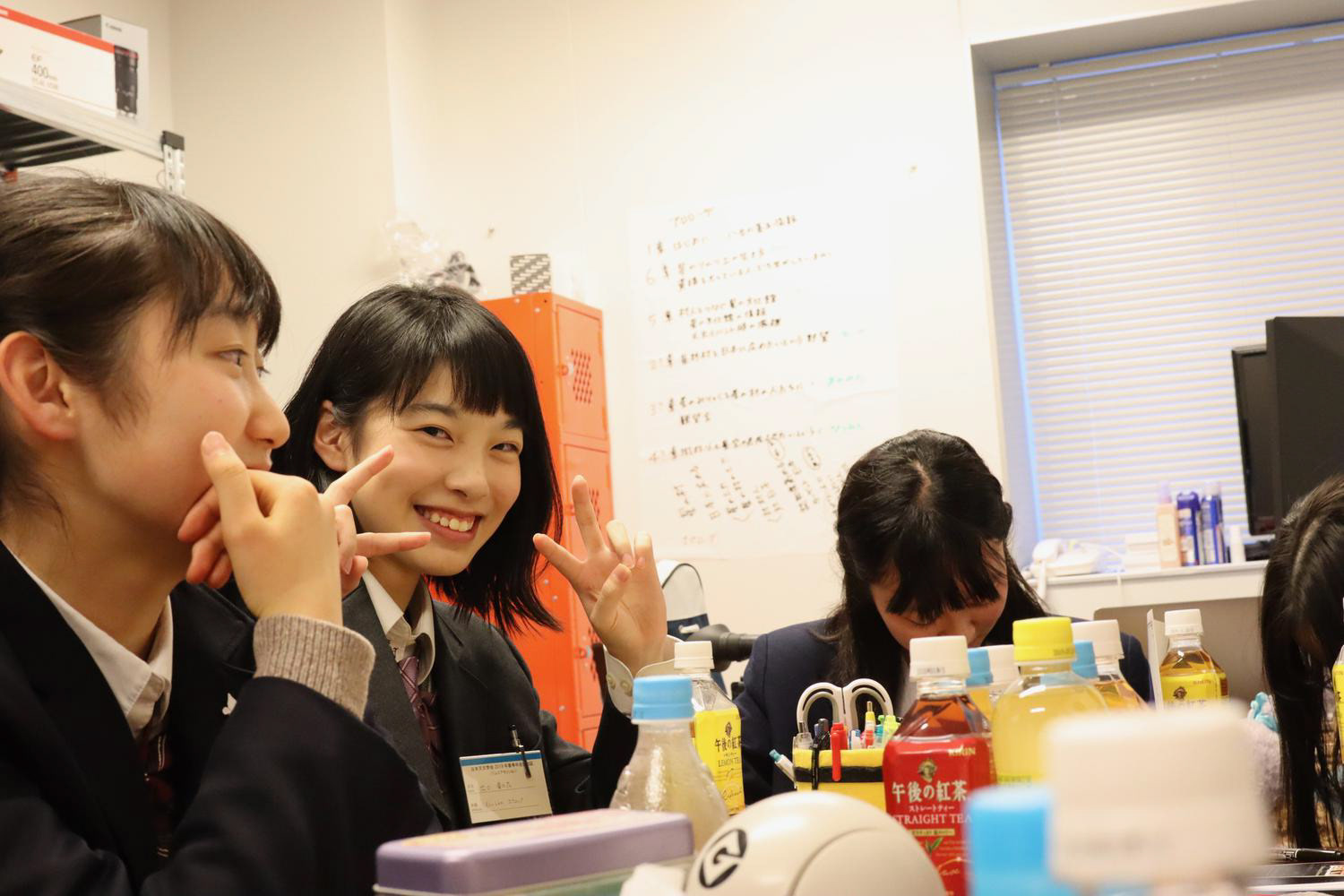 みんなで法政大学に集まって研究