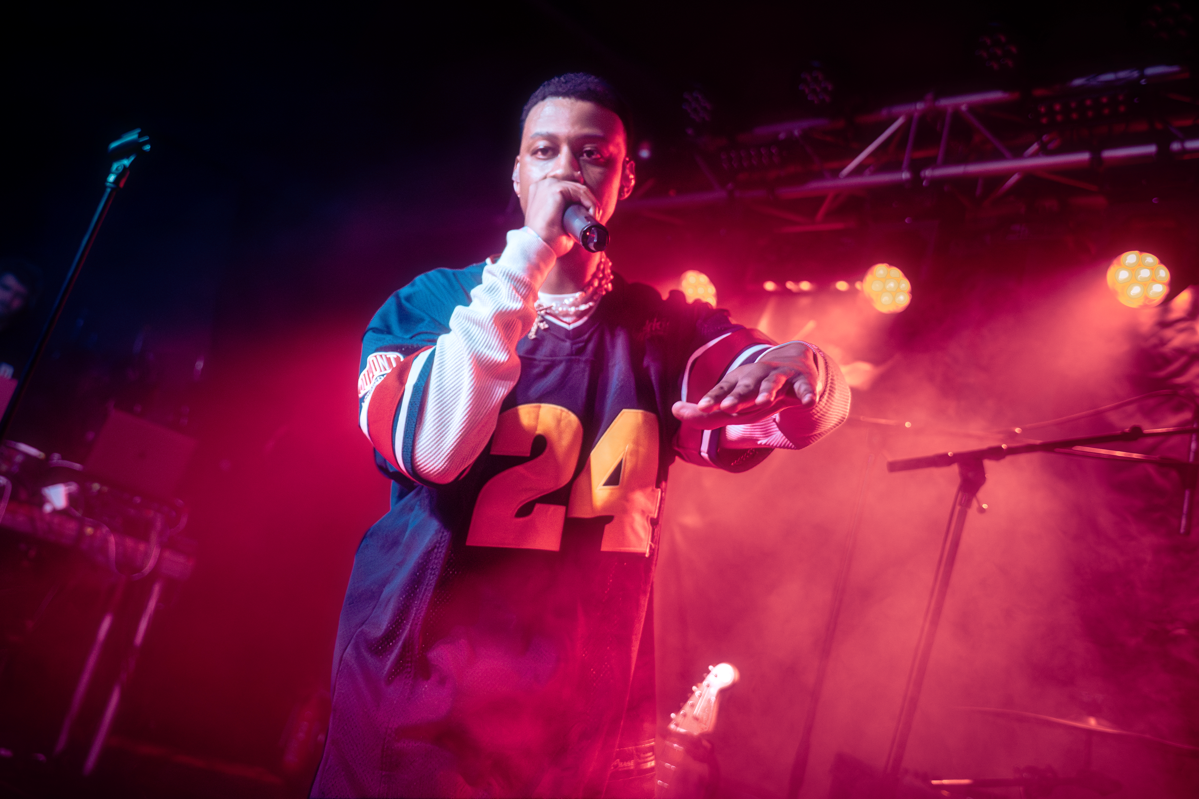 Seoh performing live at Oslo Hackney in London