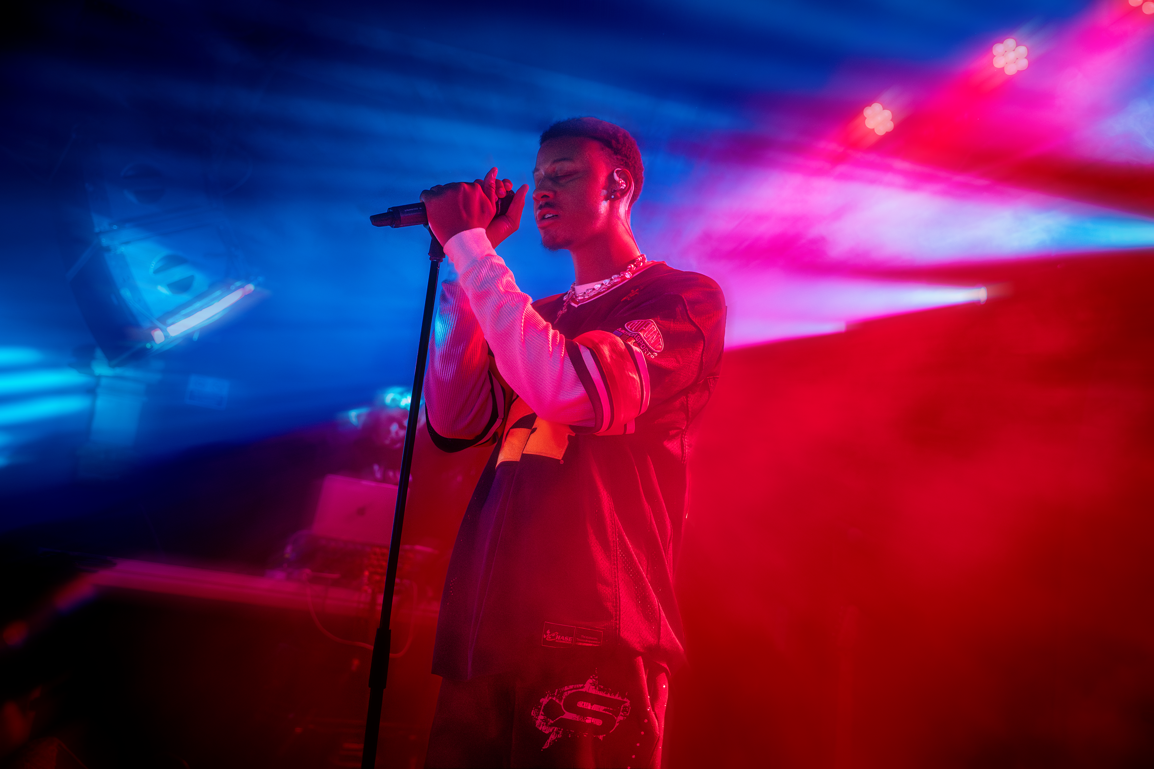 Seph performing live at Oslo Hackney in London