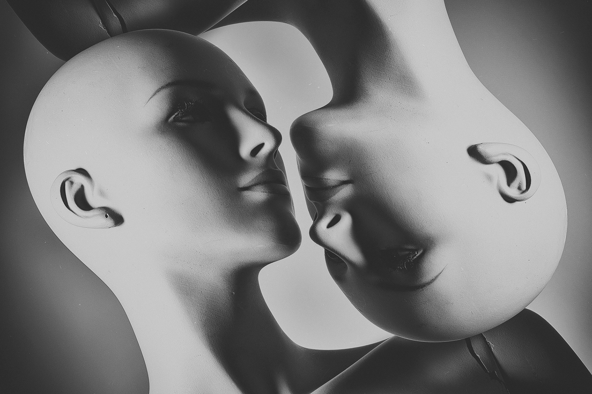 Doppelgangers /2025/