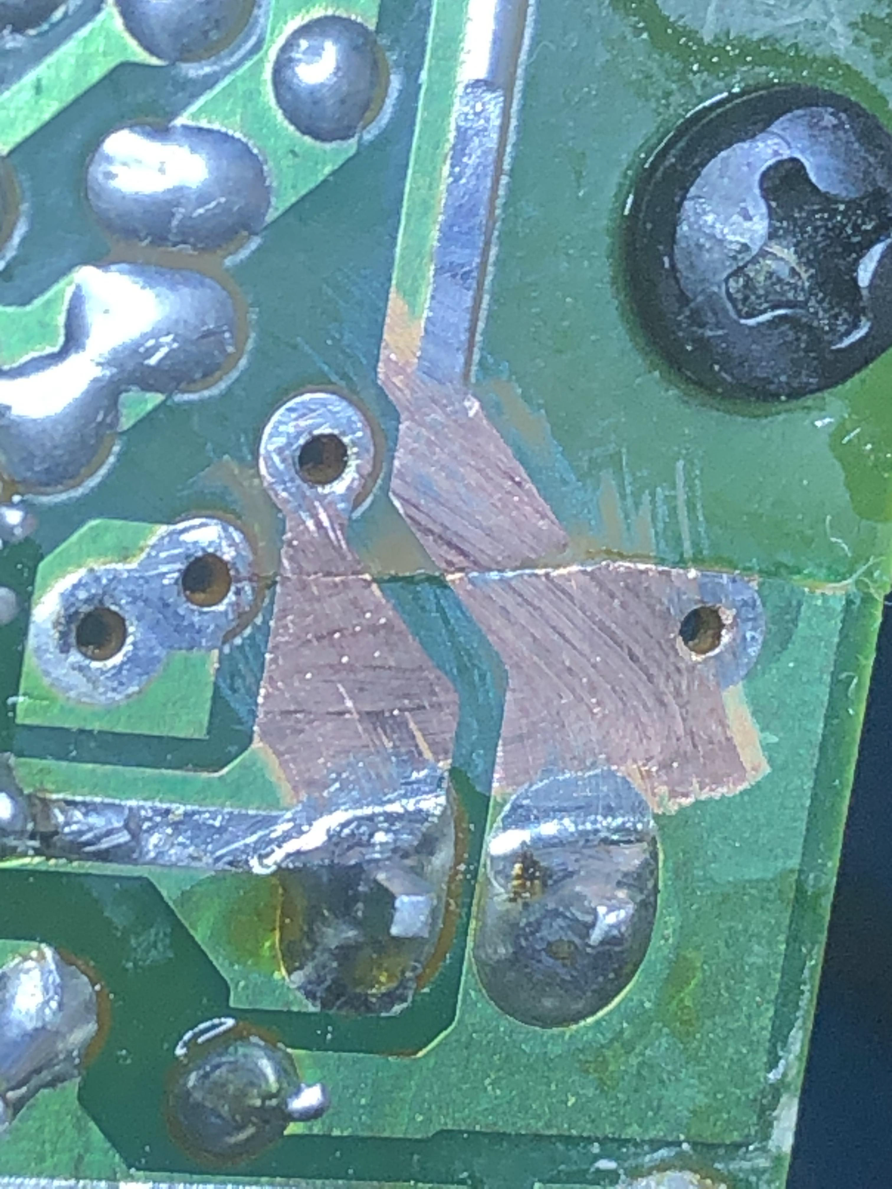 Crack in PCB of customers Hi-Fi